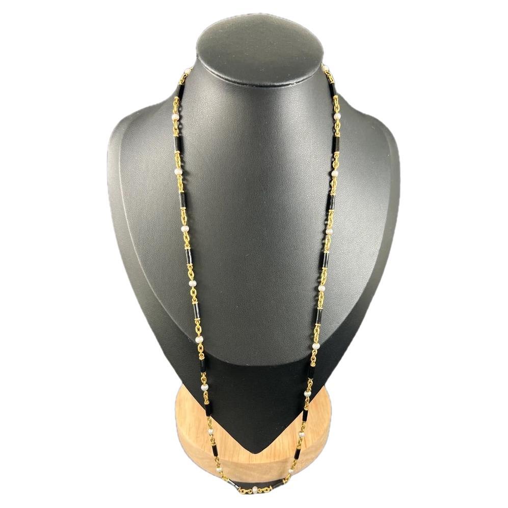 Collana a catena lunga in oro 18ct, smalto nero vittoriano e perle con chiusura a girello in vendita