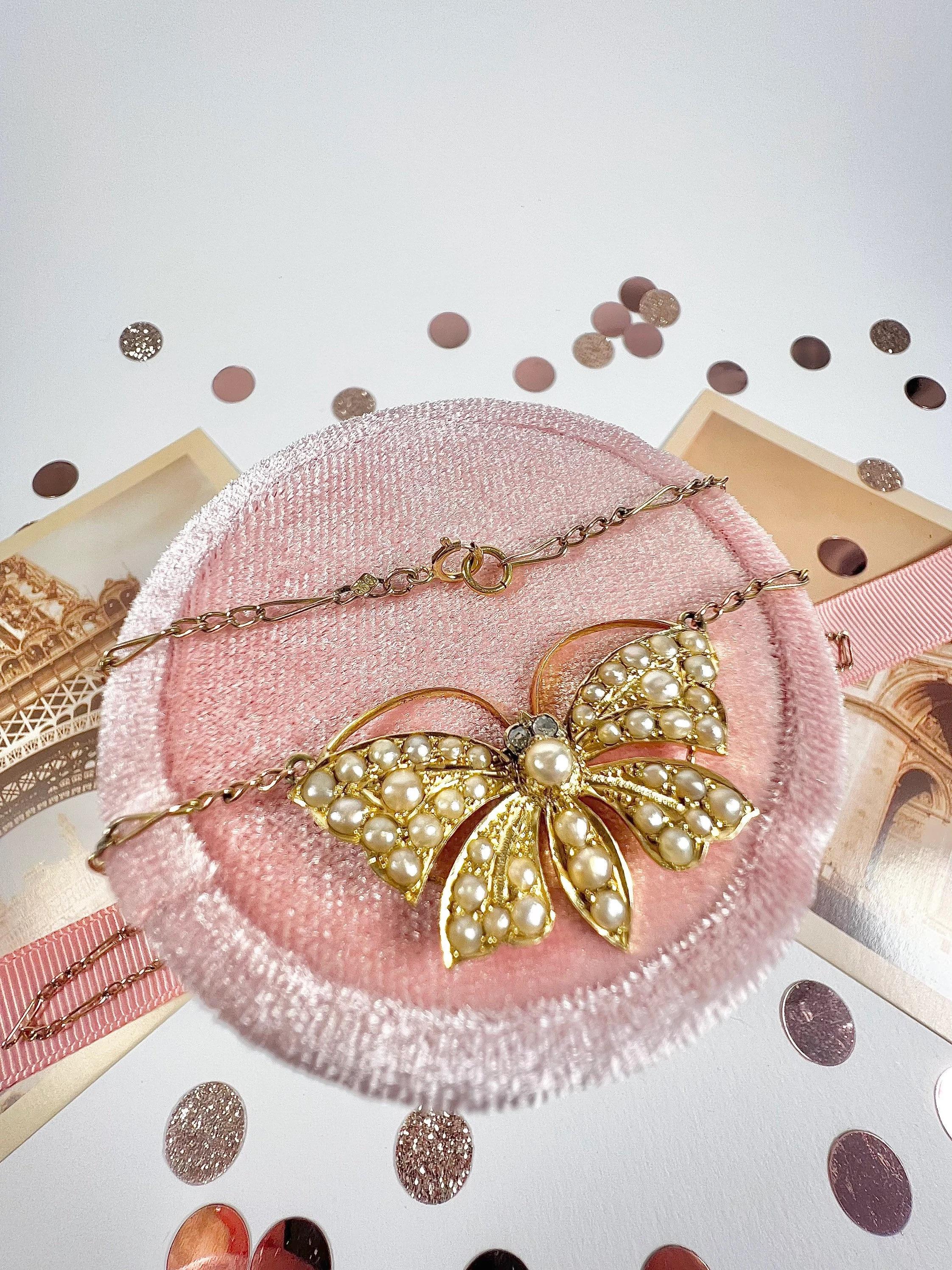 Collier papillon victorien en or 18ct avec perles de rocaille et yeux en diamant naturel en vente 1