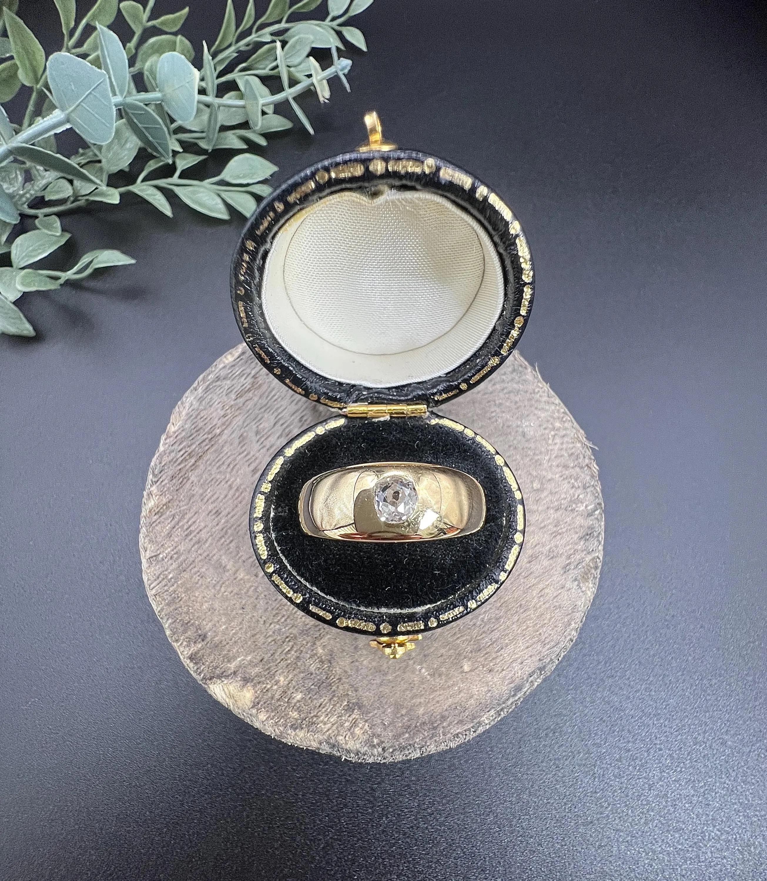18ct Gold, Victorian Diamond Single Stone Band Ring, Hallmarked Birmingham 1879 For Sale 5