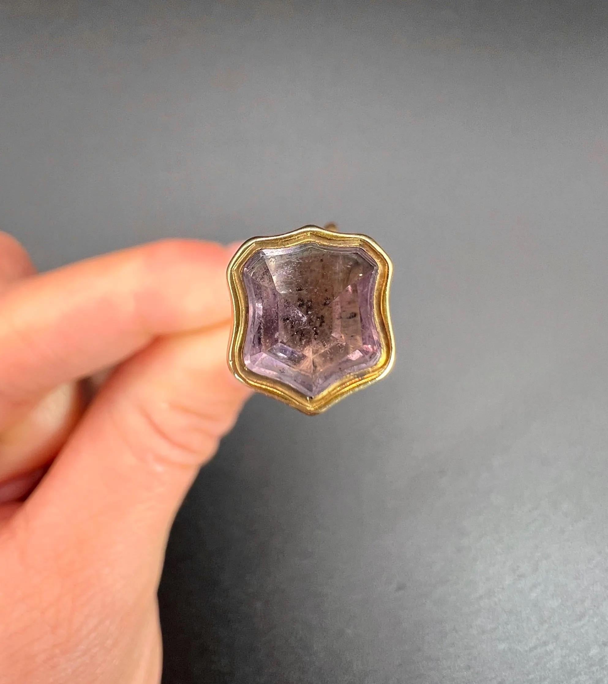 Pendentif de montre de poche victorien gravé en or 18 carats avec bouton de couleur améthyste en vente 5