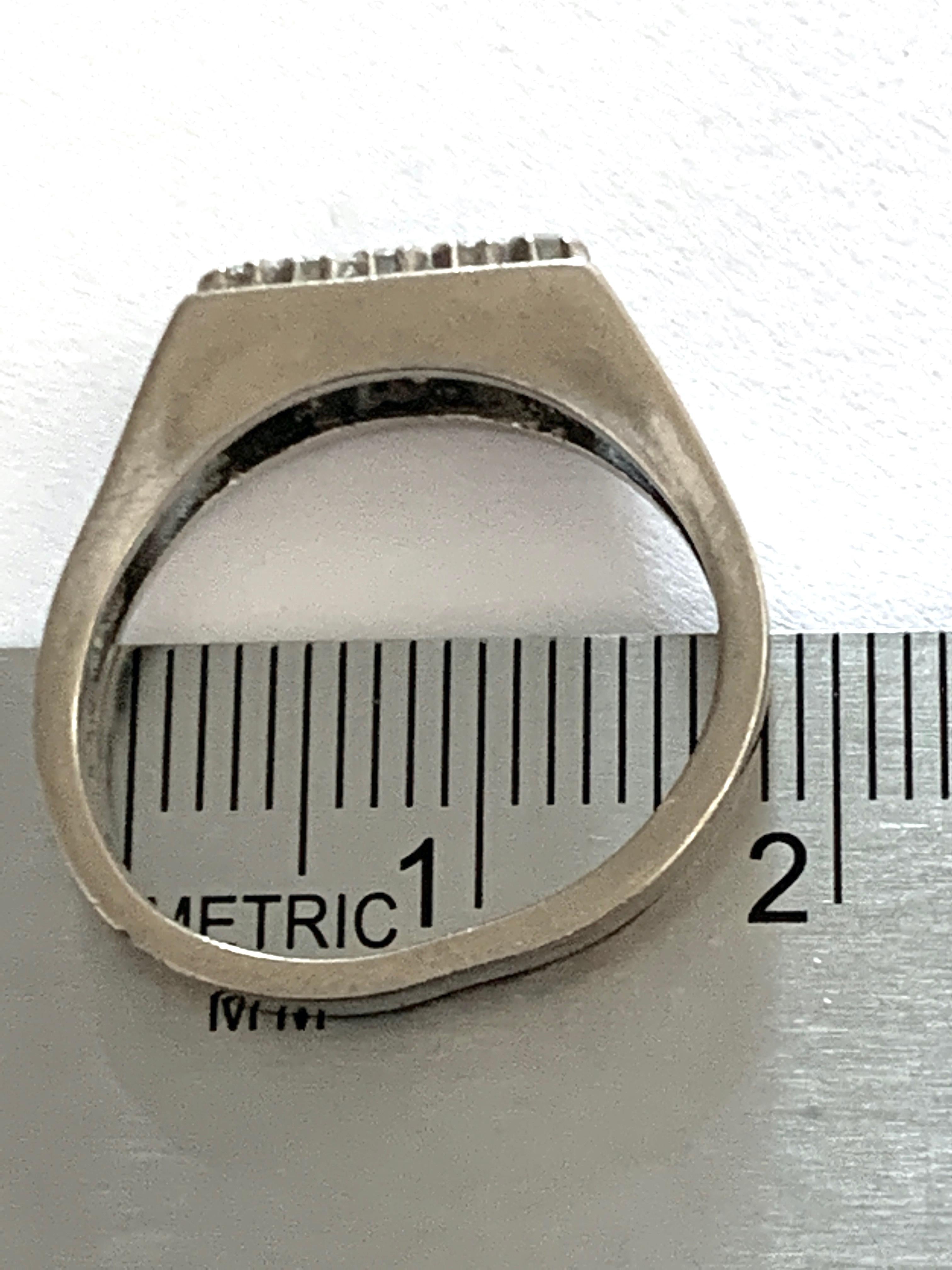 18ct Gold Vintage 0.3 CARAT Diamond Ring For Sale 1