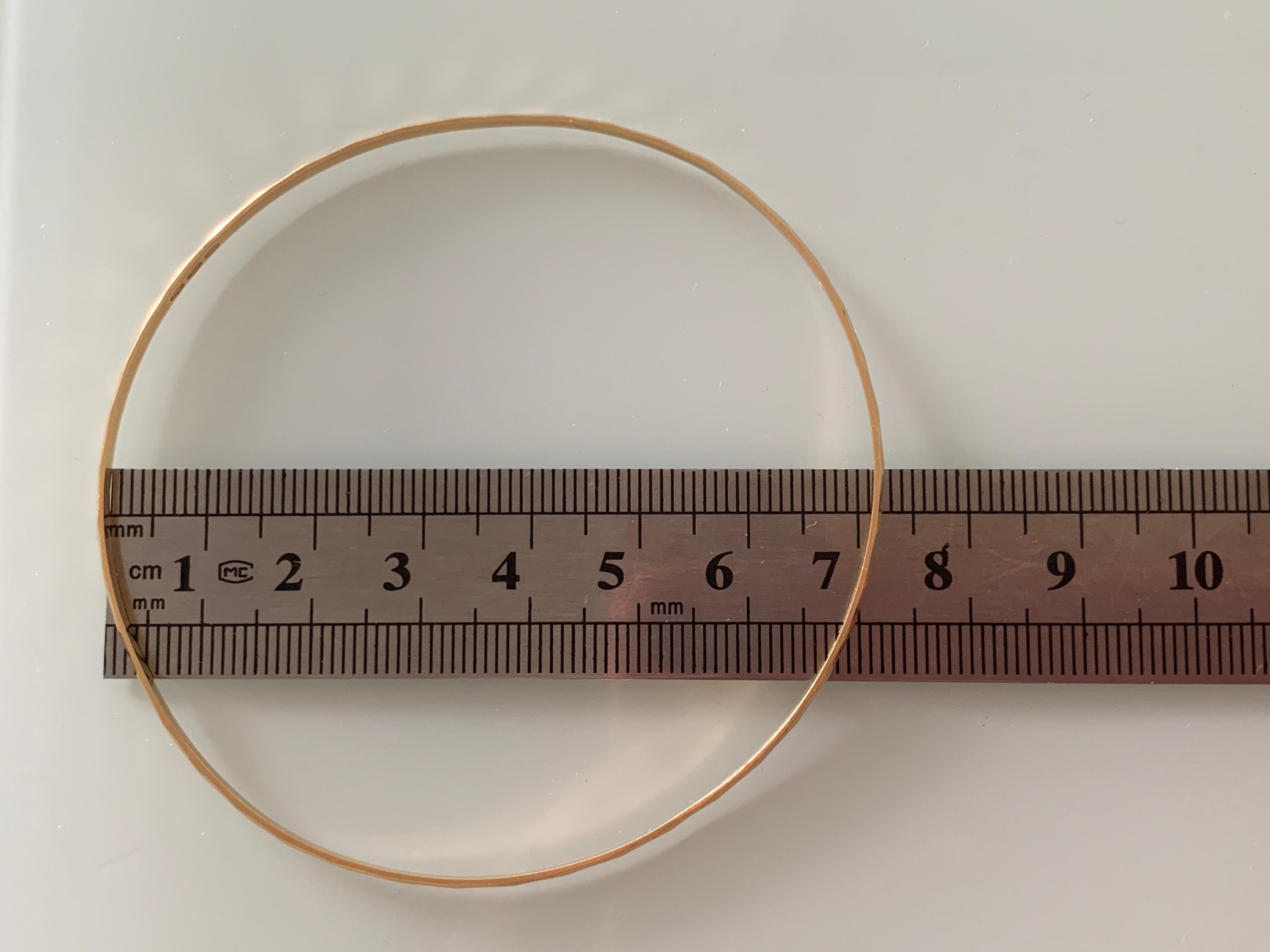 18ct Gold Vintage Bangle  In Good Condition For Sale In London, GB