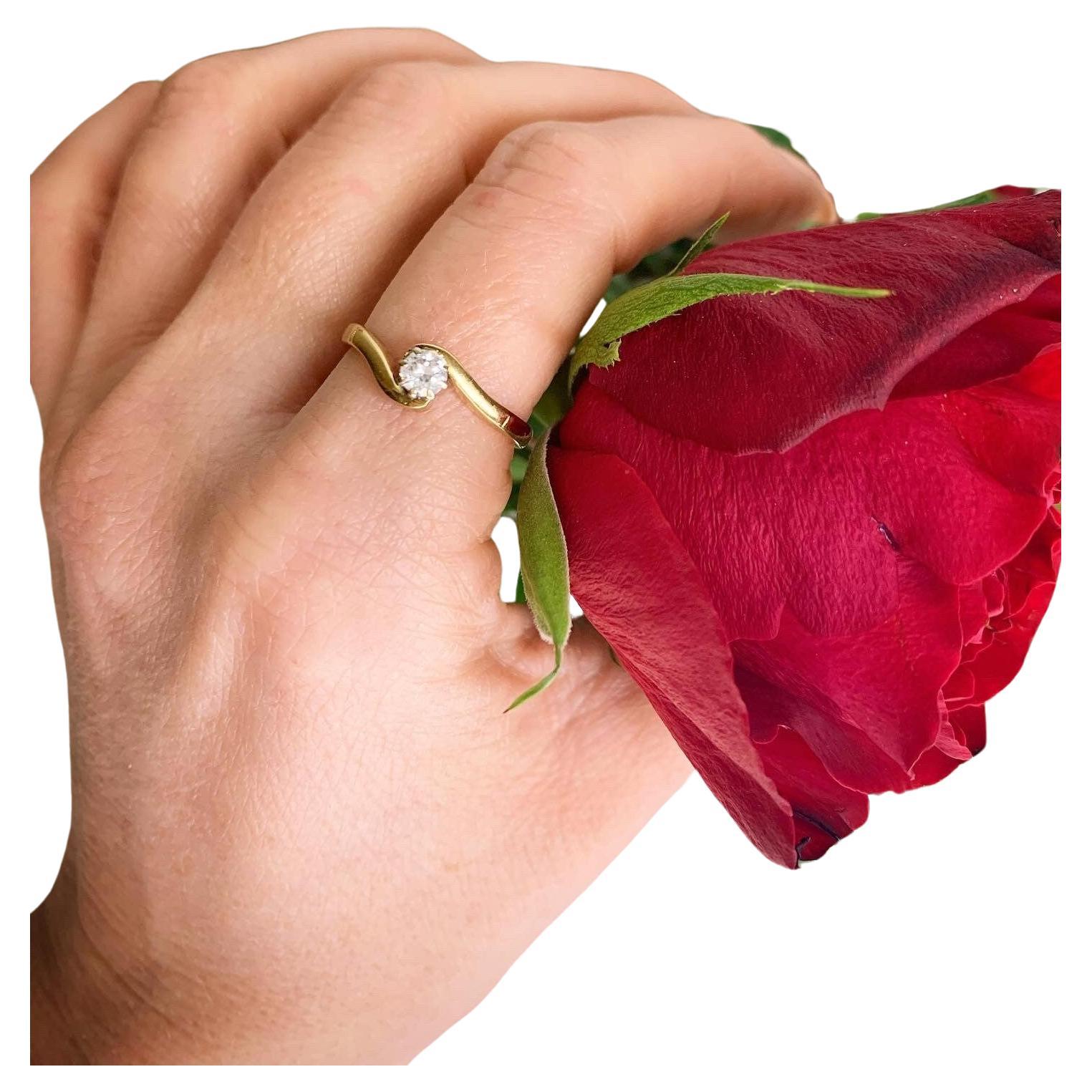 18ct Gold Vintage Diamond Engagement Ring