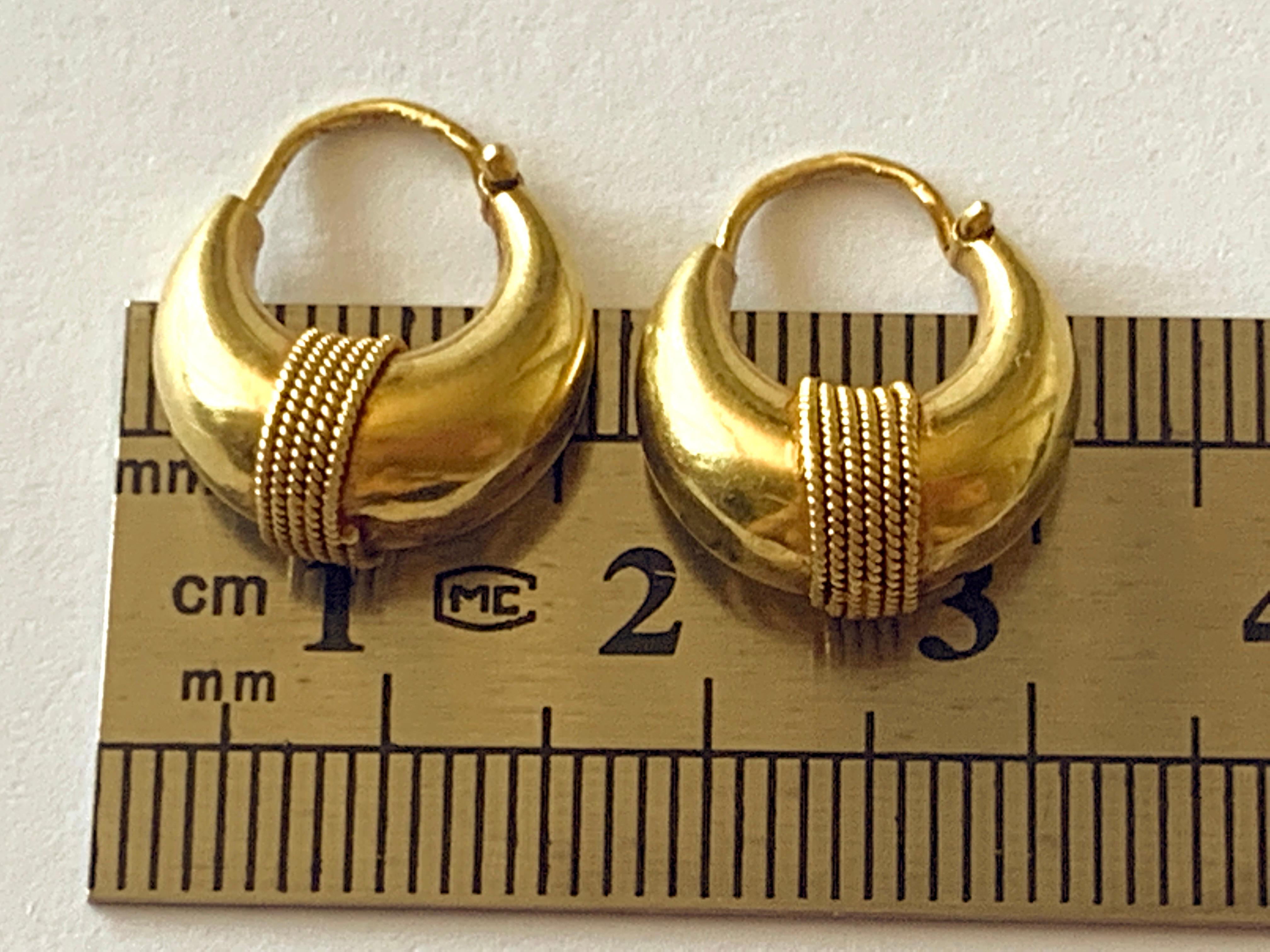 18ct Gold Vintage Handmade Roman Design Earrings 4