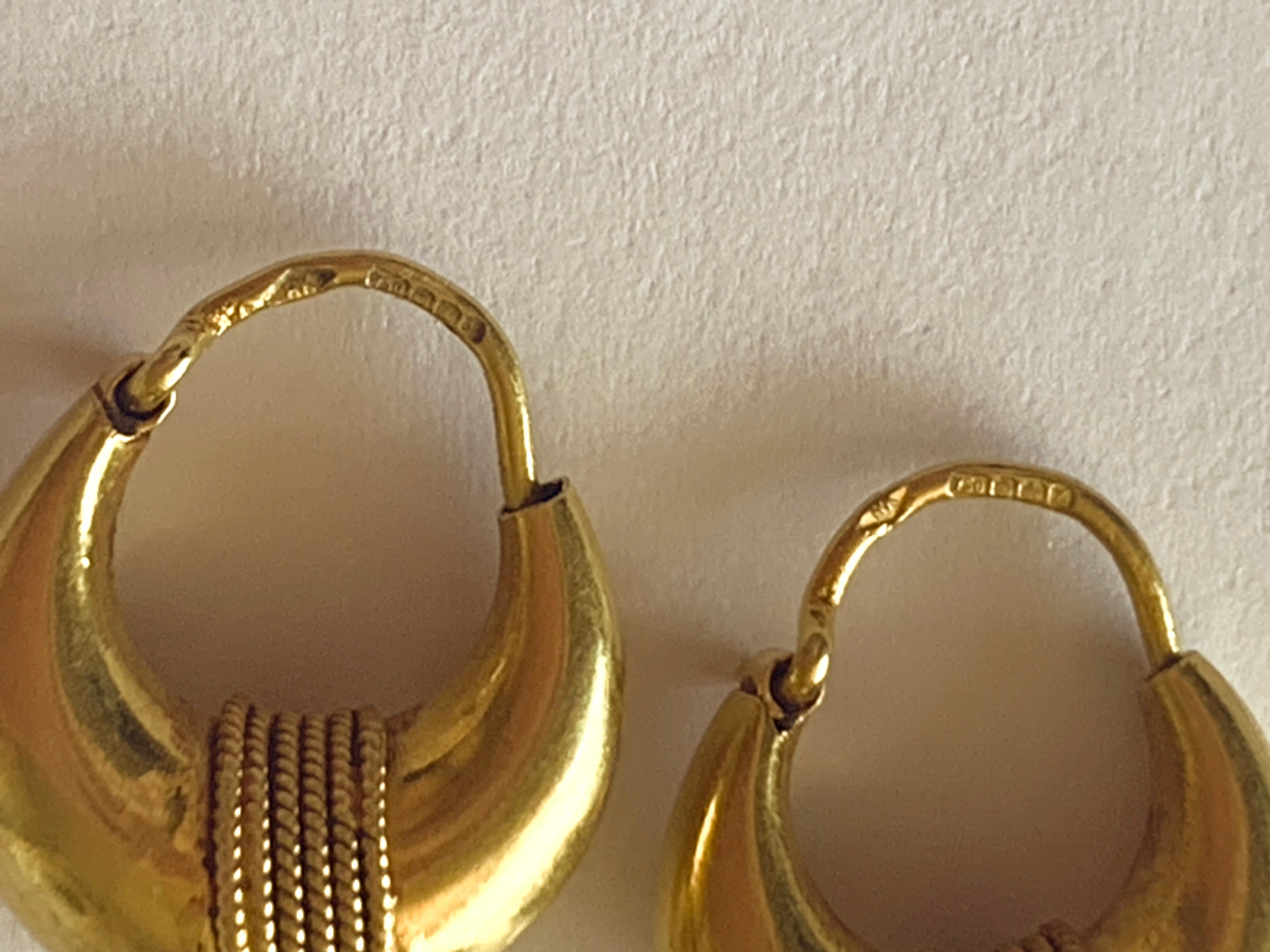 18ct Gold Vintage Handmade Roman Design Earrings 1