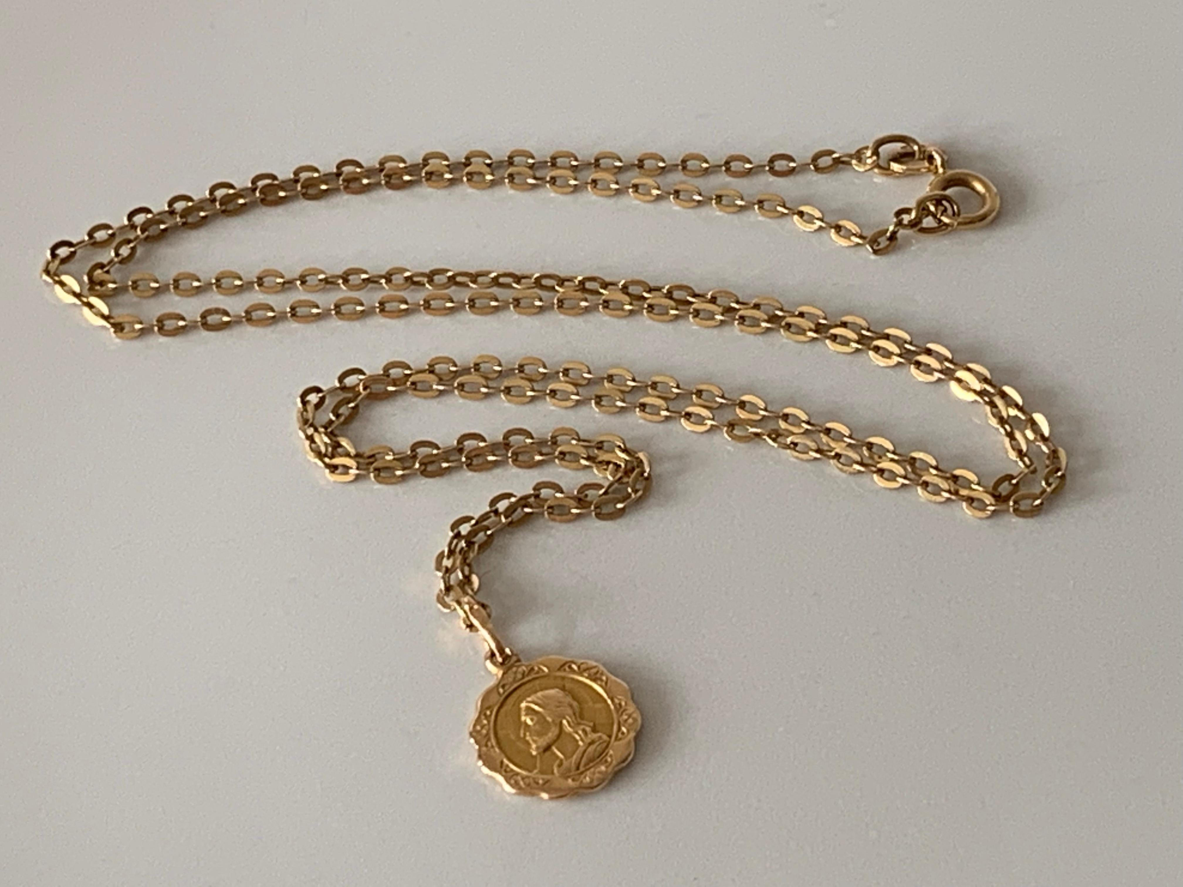 Modernist 18ct Gold Vintage Italian Jesus Pendant & 18ct Gold Chain 
