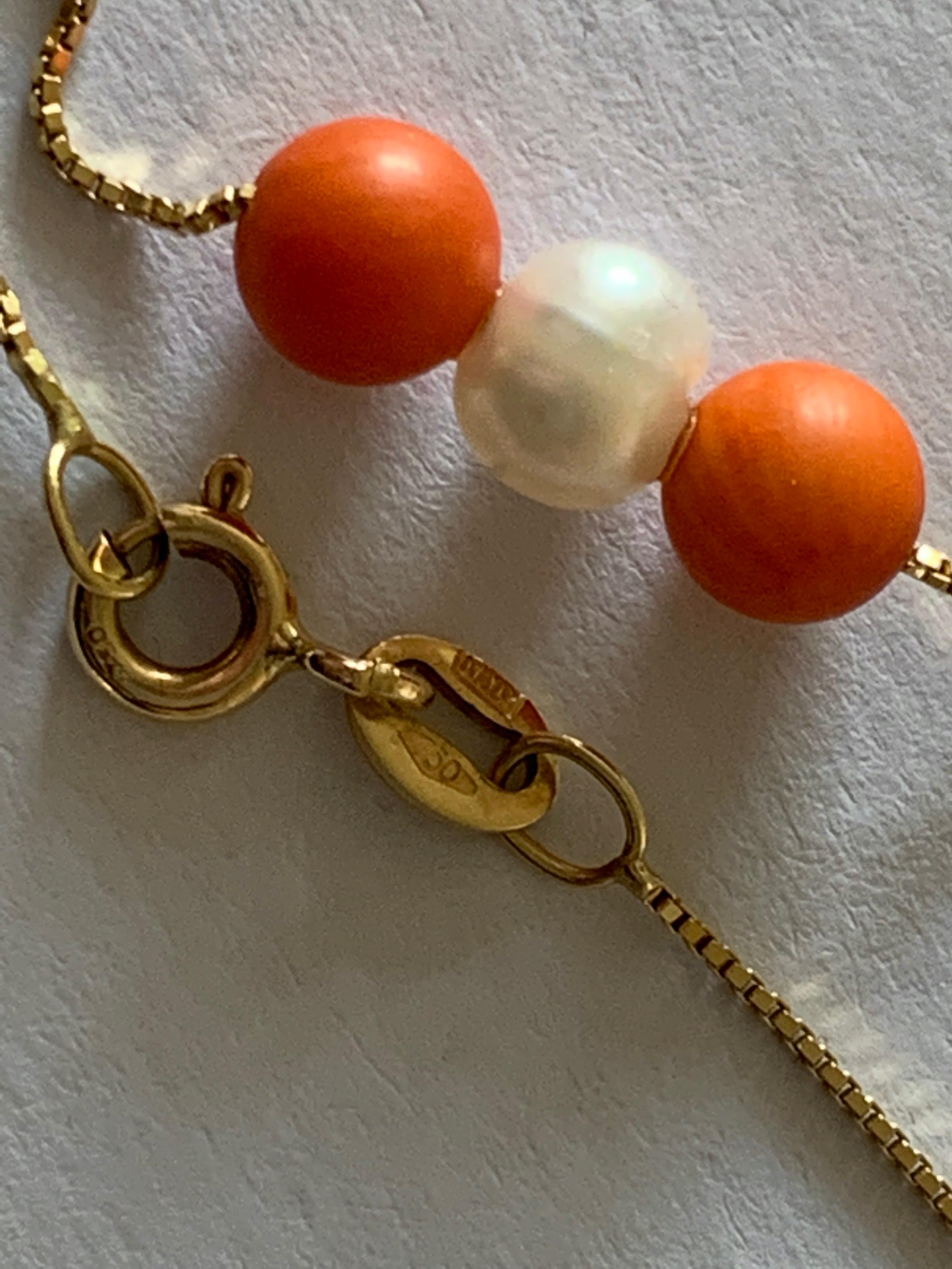 18ct Gold Vintage Italian Pearl & Coral bead necklace For Sale 1