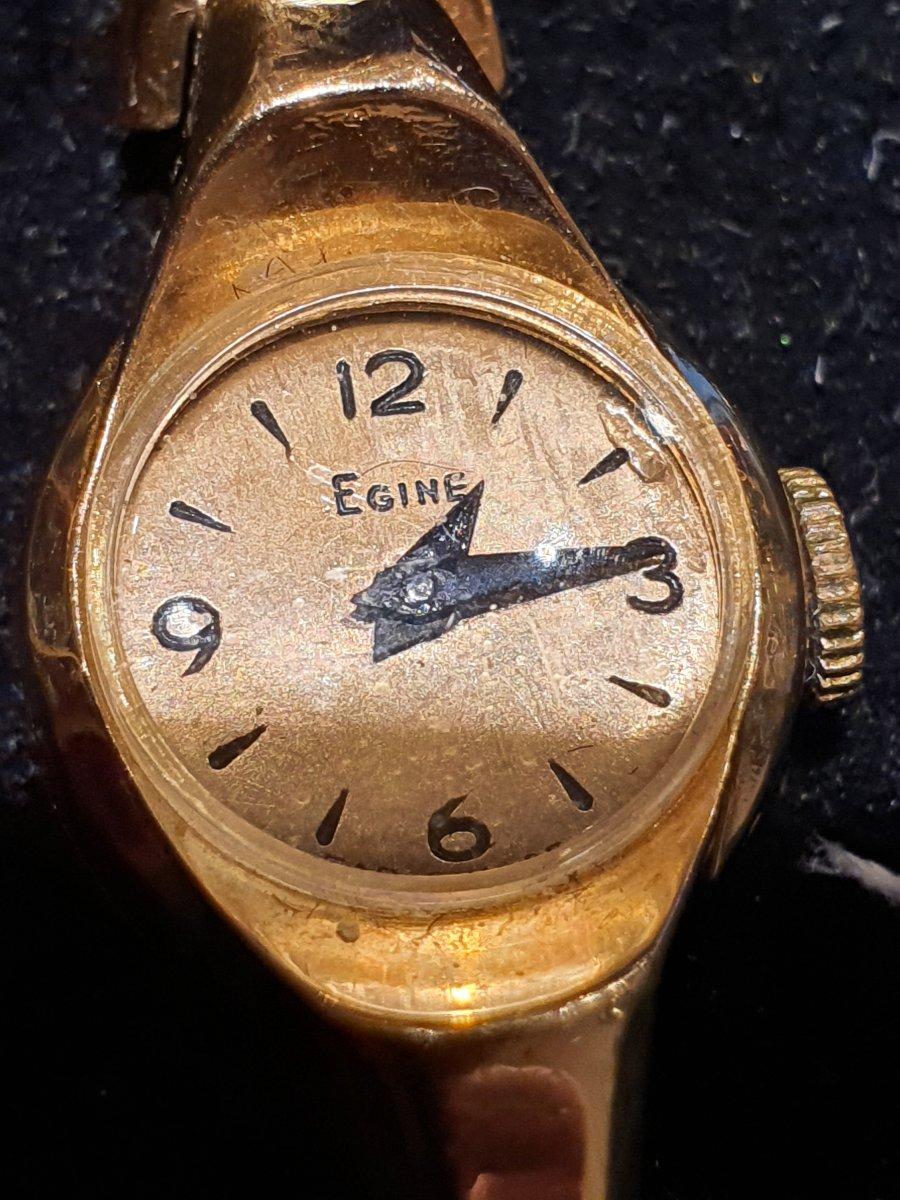 18ct gold watch, Egine brand, 50s In Good Condition For Sale In SAINT-OUEN-SUR-SEINE, FR