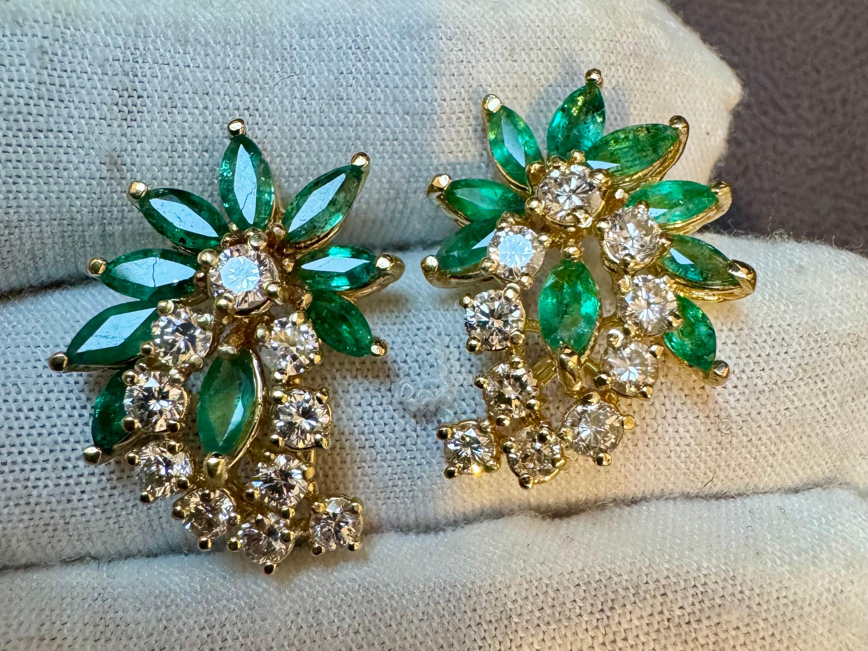 Women's 1.8Ct Natural Brazilin Marquise Emerald & 2.0 Ct Diamond Clip on Earring 18 KYG For Sale