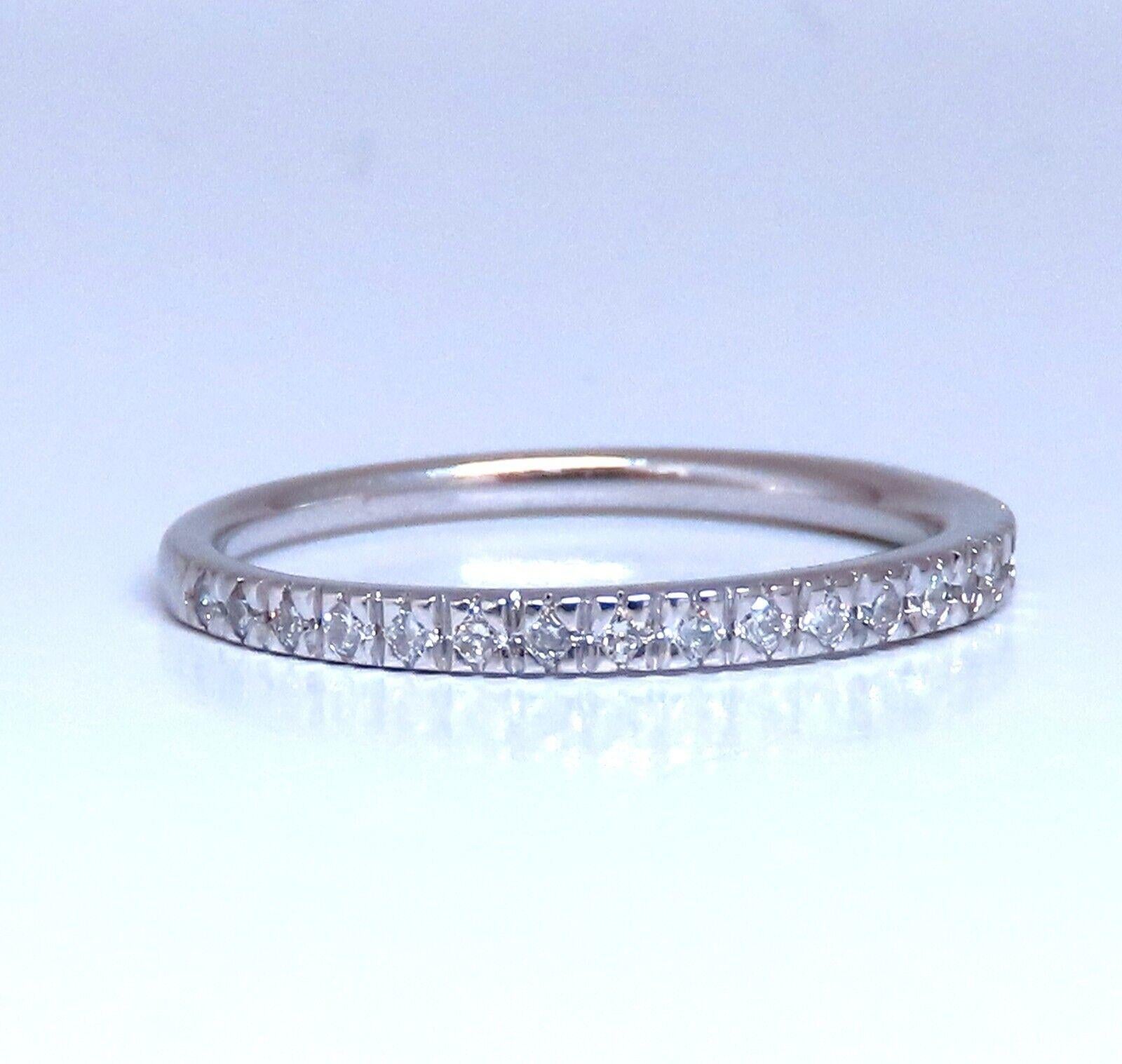 .18ct Natural Round Cut Diamond Ring

Vs2 clarity H color.

14kt white gold

1.5 Grams

Depth: 1.8mm

Current ring size: 6.25

May professionally resize, please inquire.