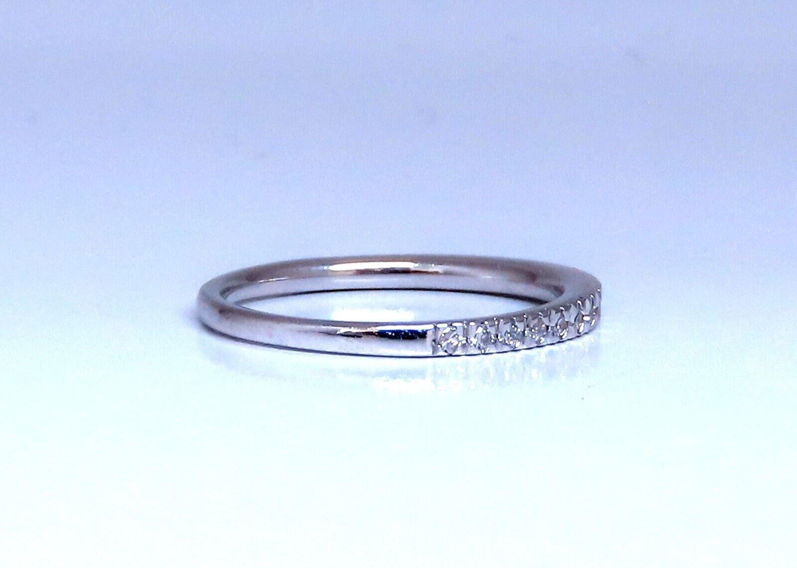 Round Cut .18ct Natural Diamonds Halfway Band H/Vs 14kt gold For Sale