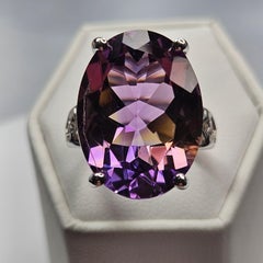 18ct. Natural Purple, Pink & Yellow Banded Oval Amethyst Ring