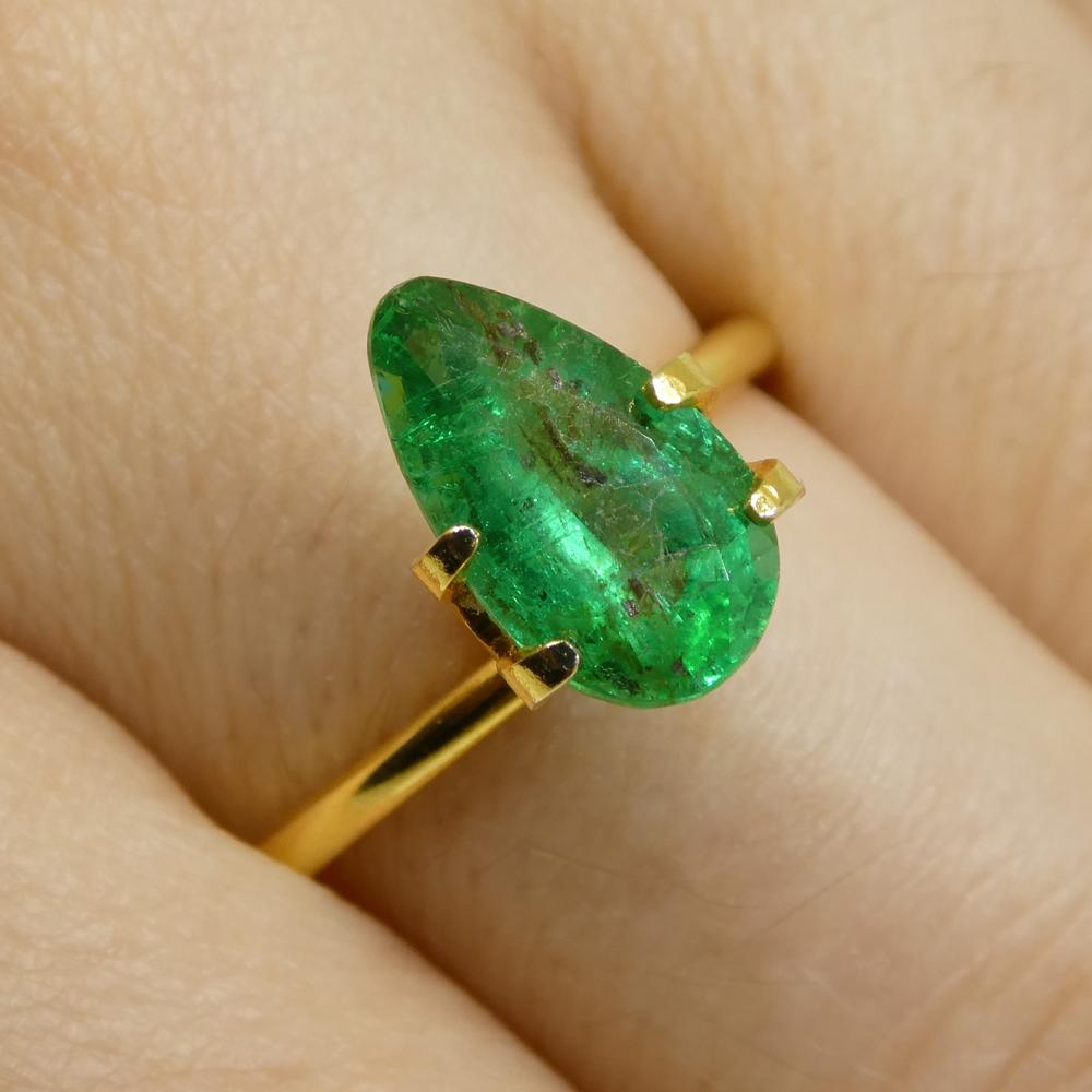 1.8ct Pear Green Emerald from Zambia For Sale 2