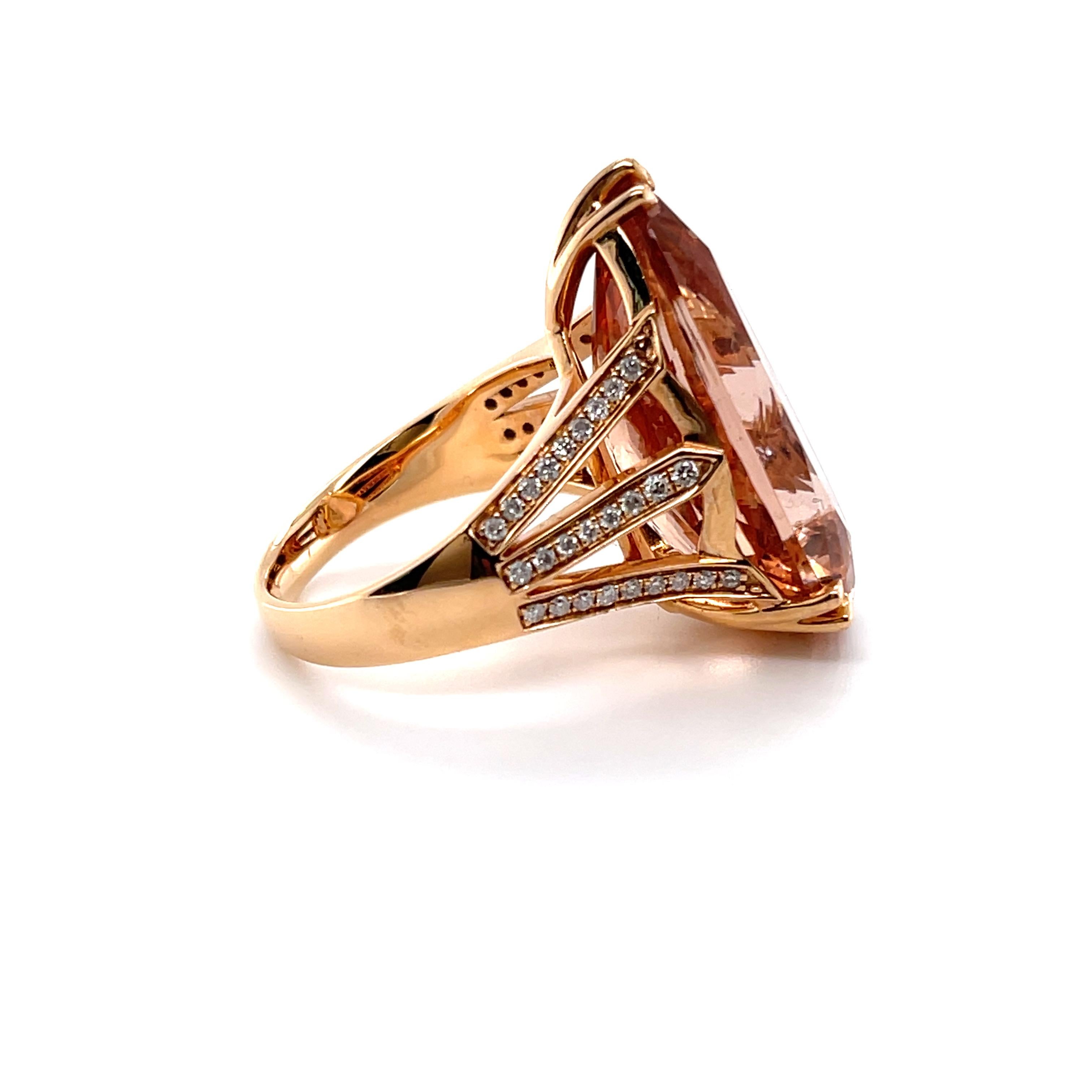 Im Angebot: 18 Karat Roségold 17,83 Karat Morganit und Diamant Ring () 2