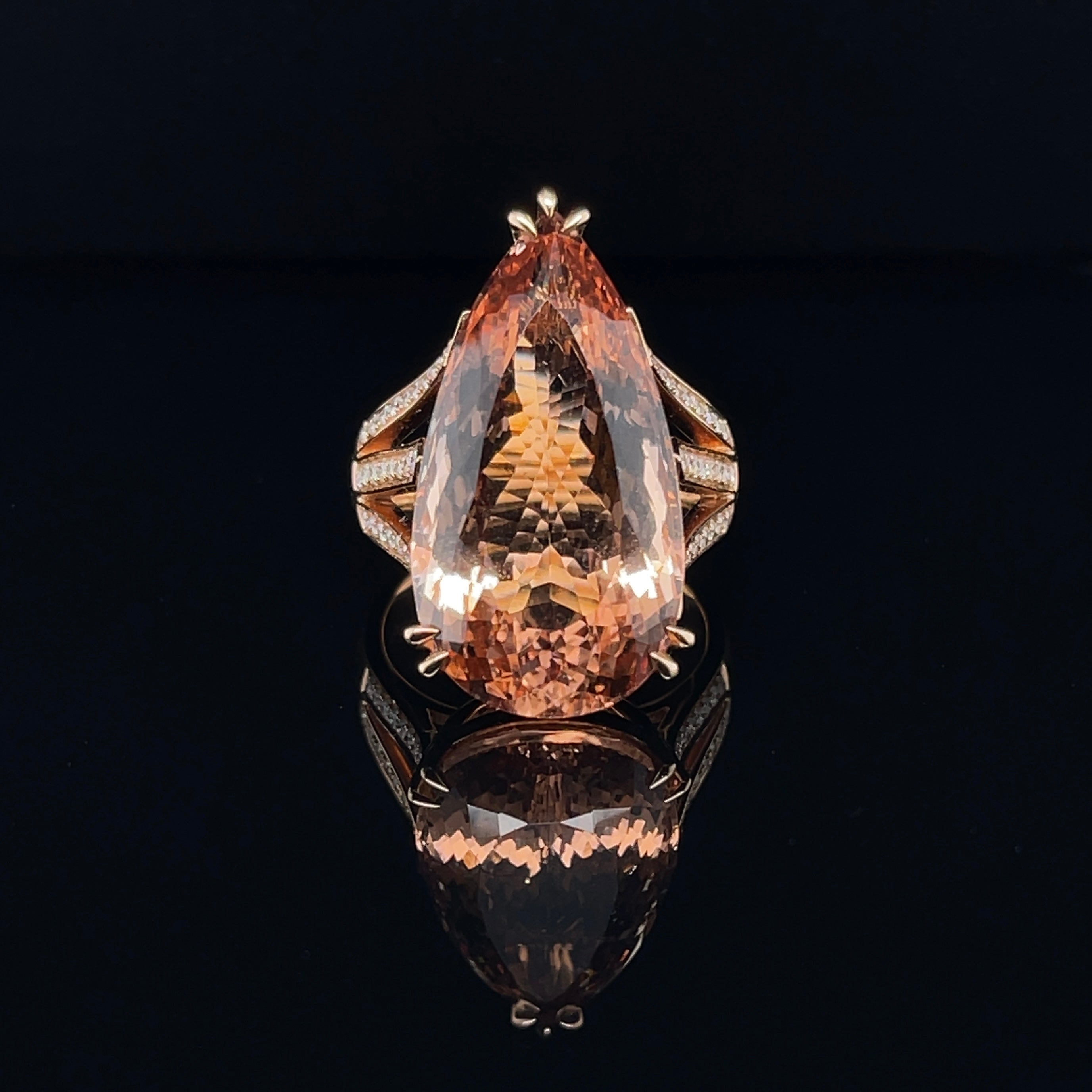 Im Angebot: 18 Karat Roségold 17,83 Karat Morganit und Diamant Ring () 6