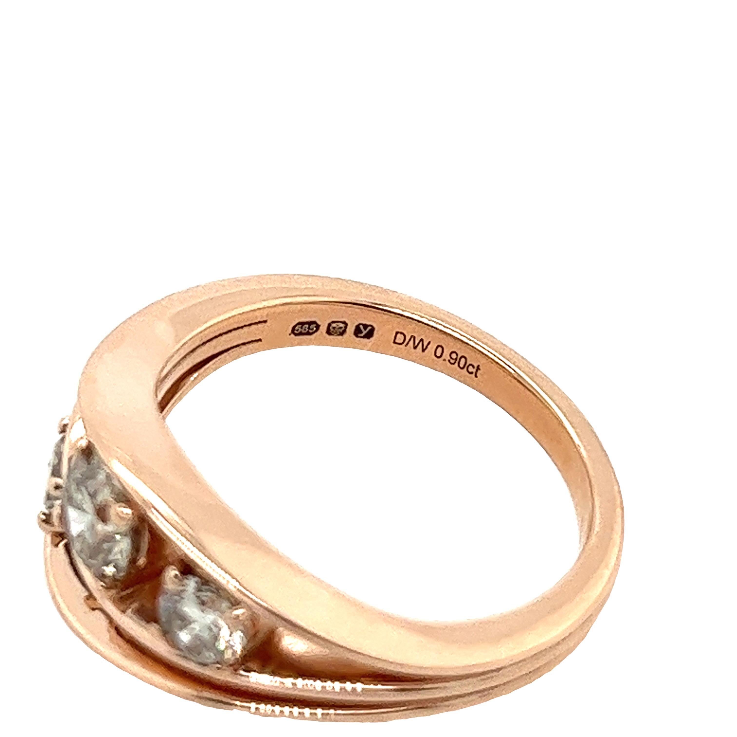 Round Cut 14ct Rose Gold Diamond 3-Stone Ring Set With 0.90ct of Natural Diamonds For Sale