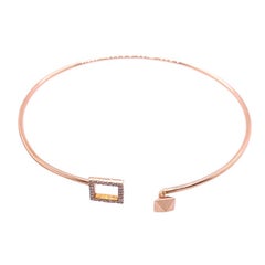 Bangle in oro rosa 18ct con diamanti da 0,17ct nel quadrato