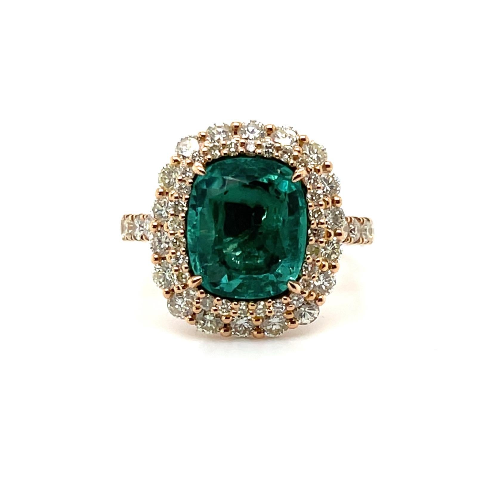 18ct Rose Gold Emerald and Diamond Ring In New Condition For Sale In Sydney, NSW
