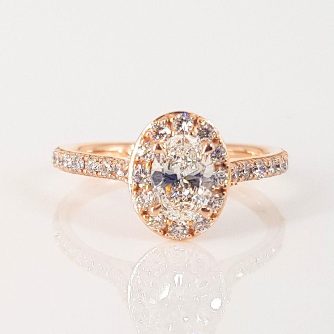 Oval Cut 18ct Rose Gold Oval Diamond Ring For Sale