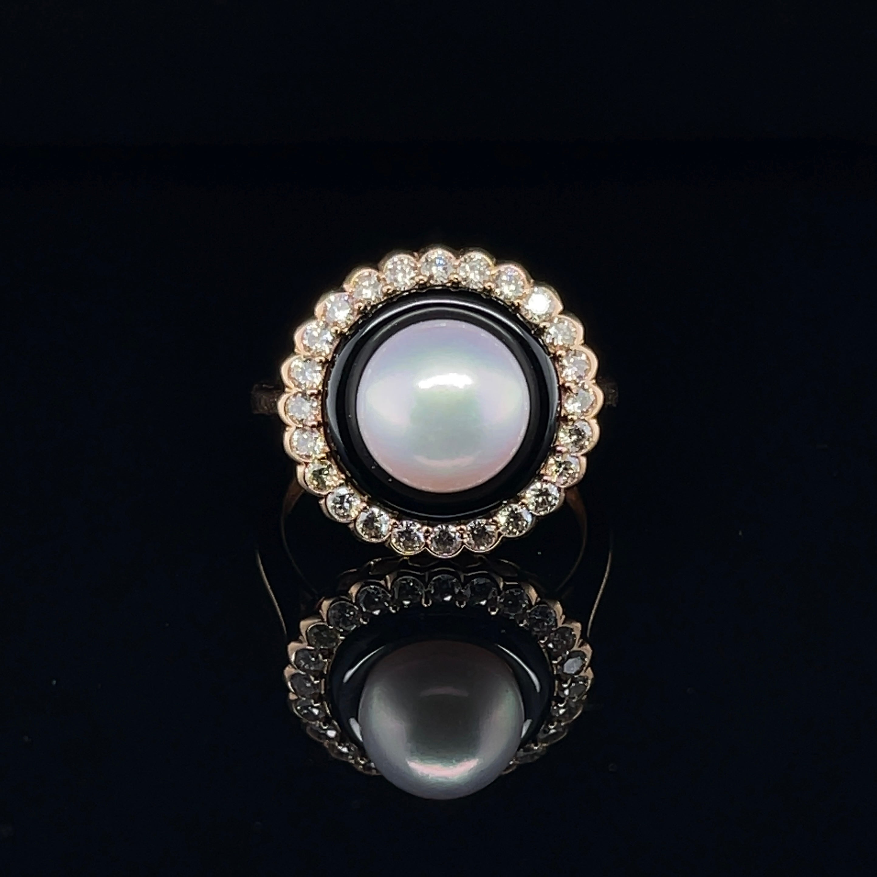 En vente :  Bague en or rose 18 carats, perle et onyx avec diamants