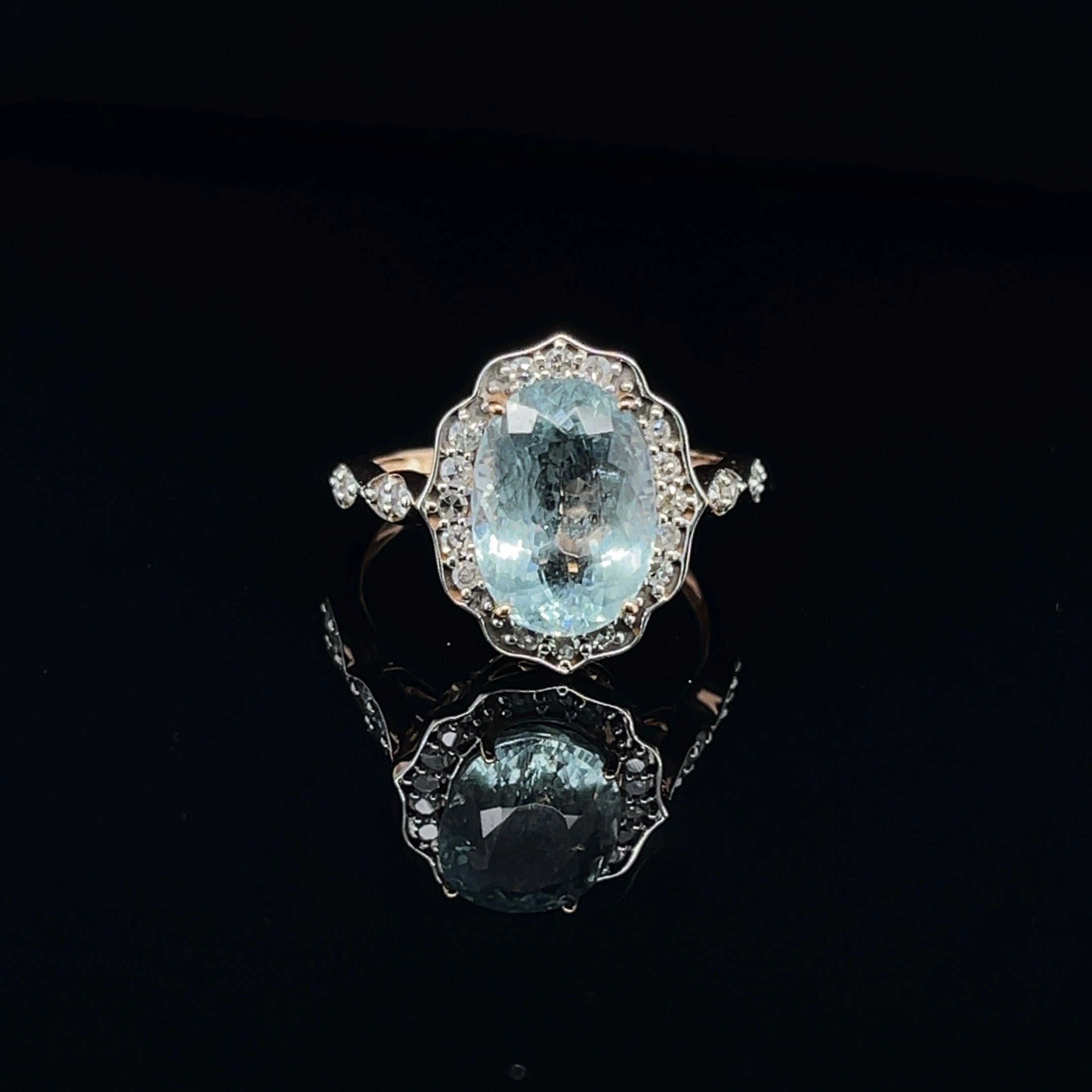 For Sale:  18ct Rose Gold Ring with 3.11ct Aquamarine and Diamond 6