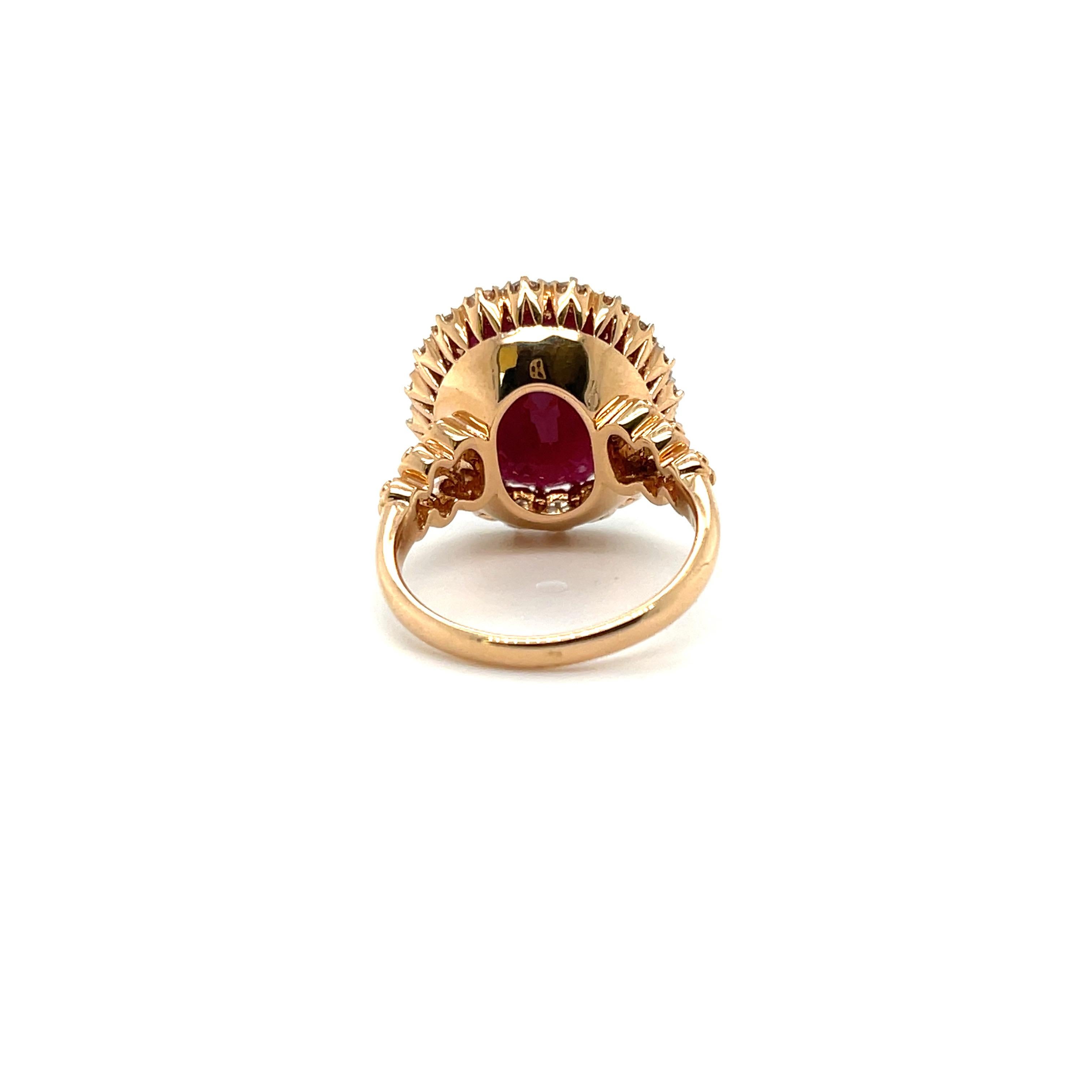 Taille ovale Bague en or rose 18 carats, rubis et diamant en vente