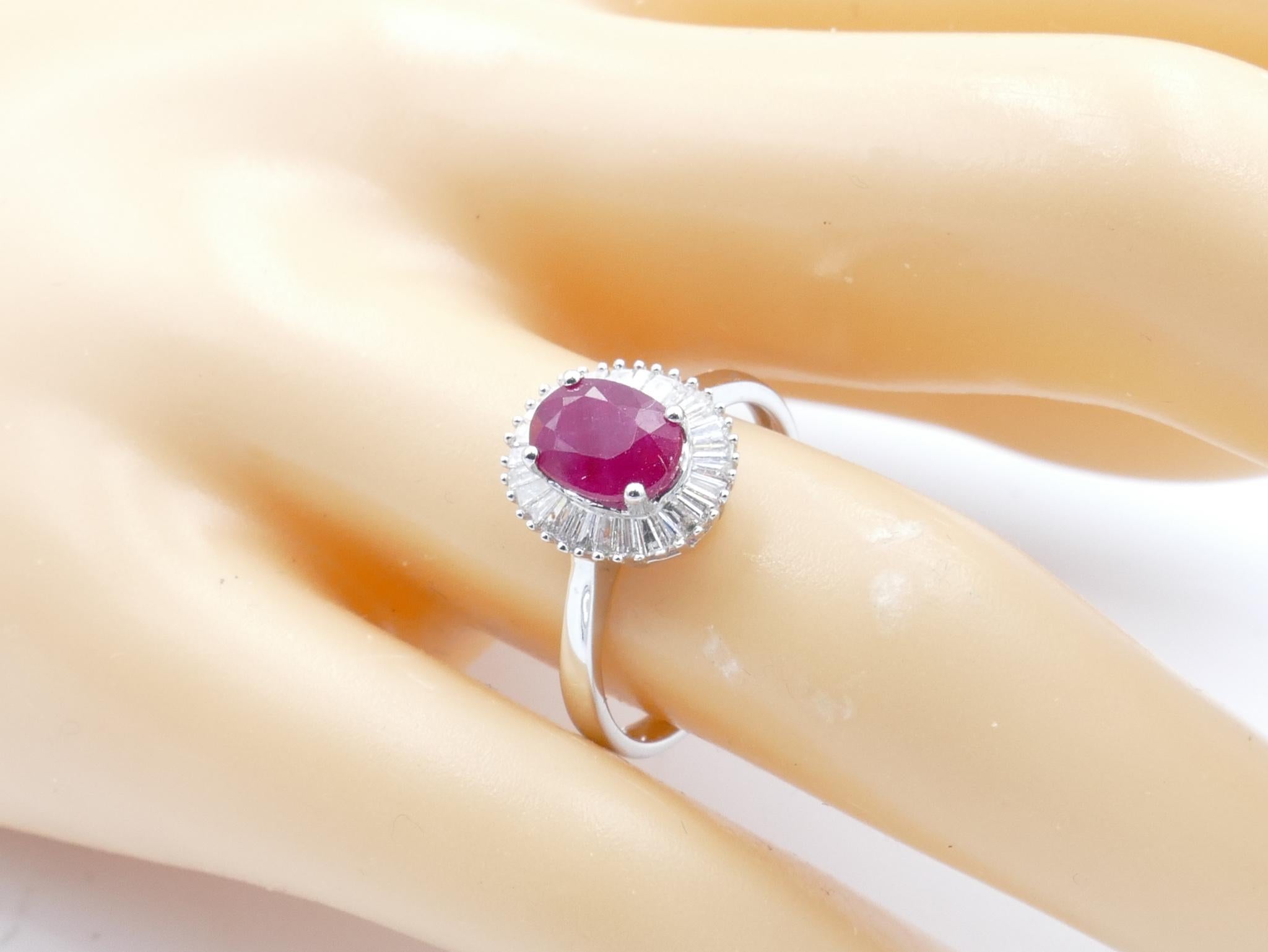 18ct Ruby & Diamond Mini Ballerina Style Modern Ring In New Condition For Sale In Splitter's Creek, NSW