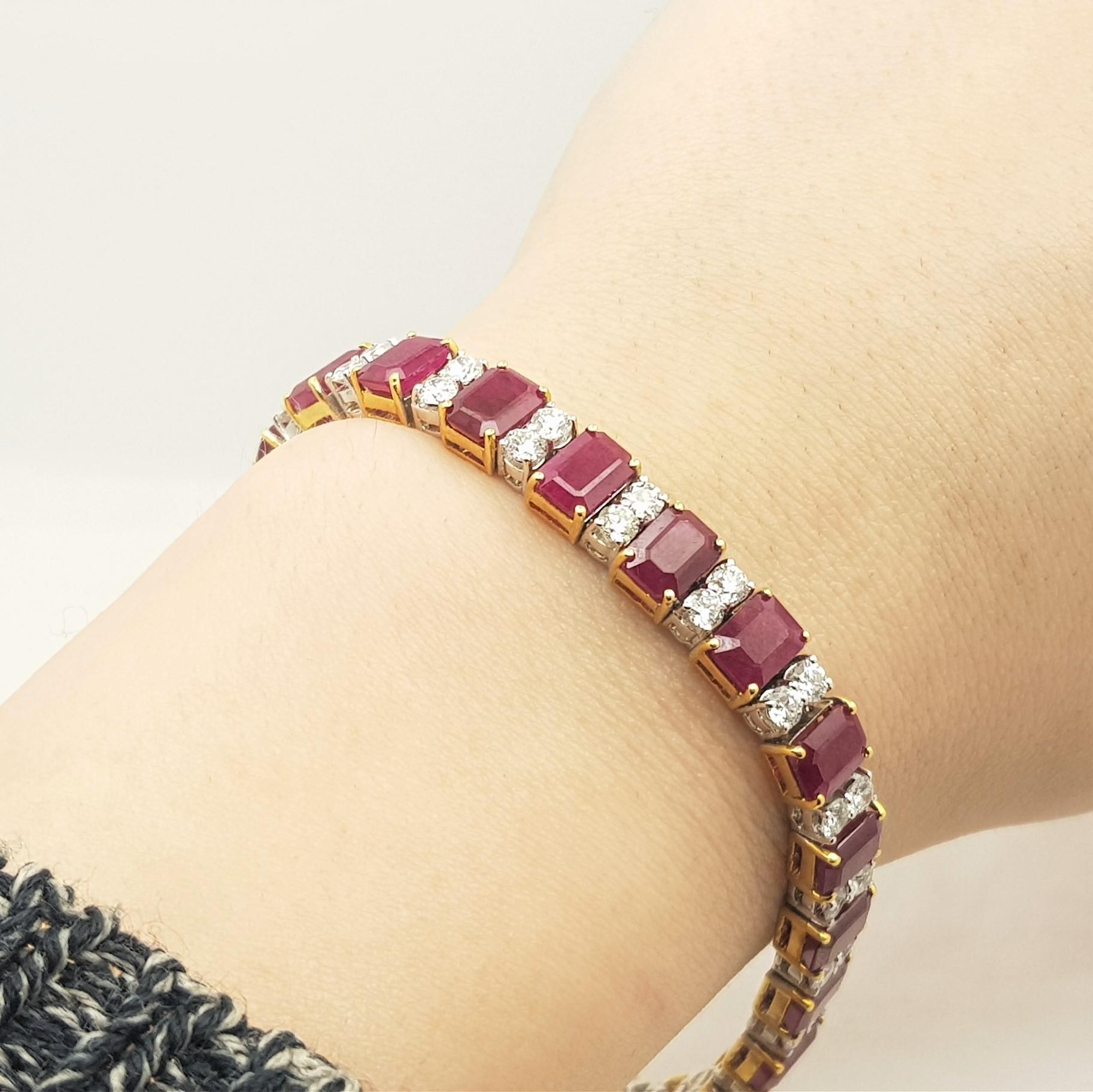 18ct Two Tone Gold Burmese Ruby & 4.5ct TW Diamond Bracelet Val $62765 AUD

This incredible bracelet contains 22 beautiful Burmese Rubies alongside 4.5ct of diamonds and has been valued at $62,765 AUD

This item has a valuation so please check it