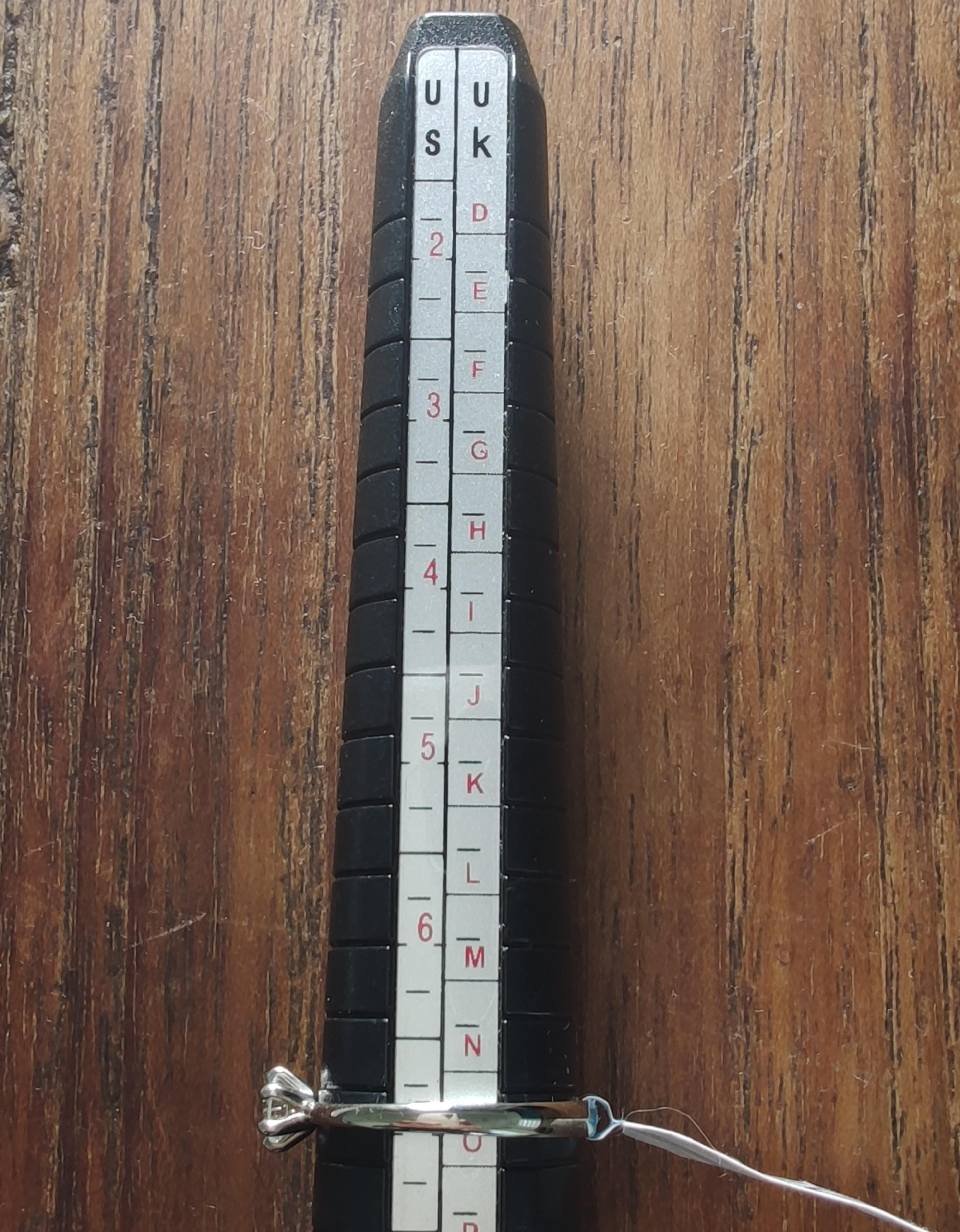 Anello di fidanzamento Single Stone con diamante da 0,35 carati in oro bianco 18ct in vendita 5