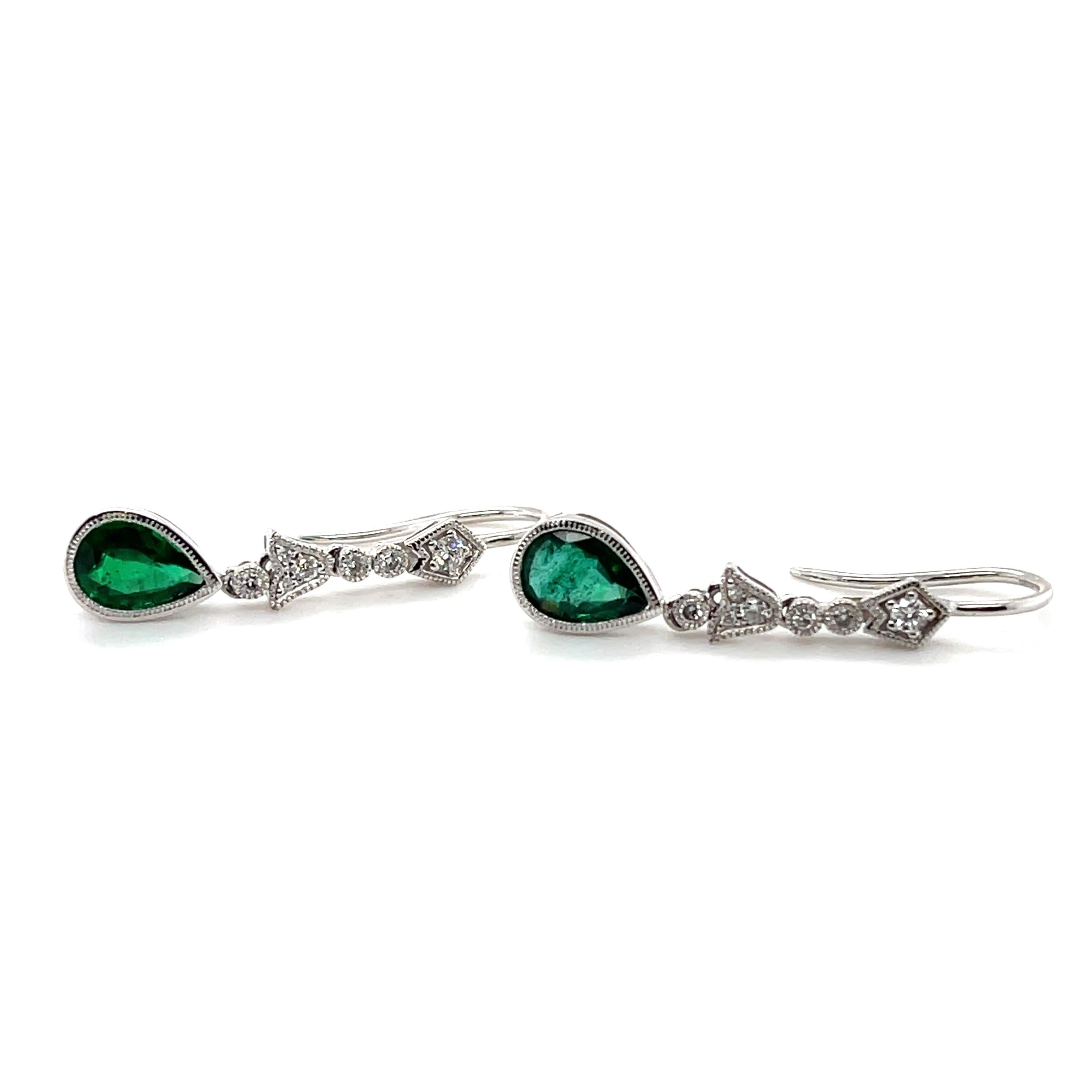 18ct White Gold 0.66ct Emerald and Diamond Earrings In New Condition For Sale In Sydney, NSW