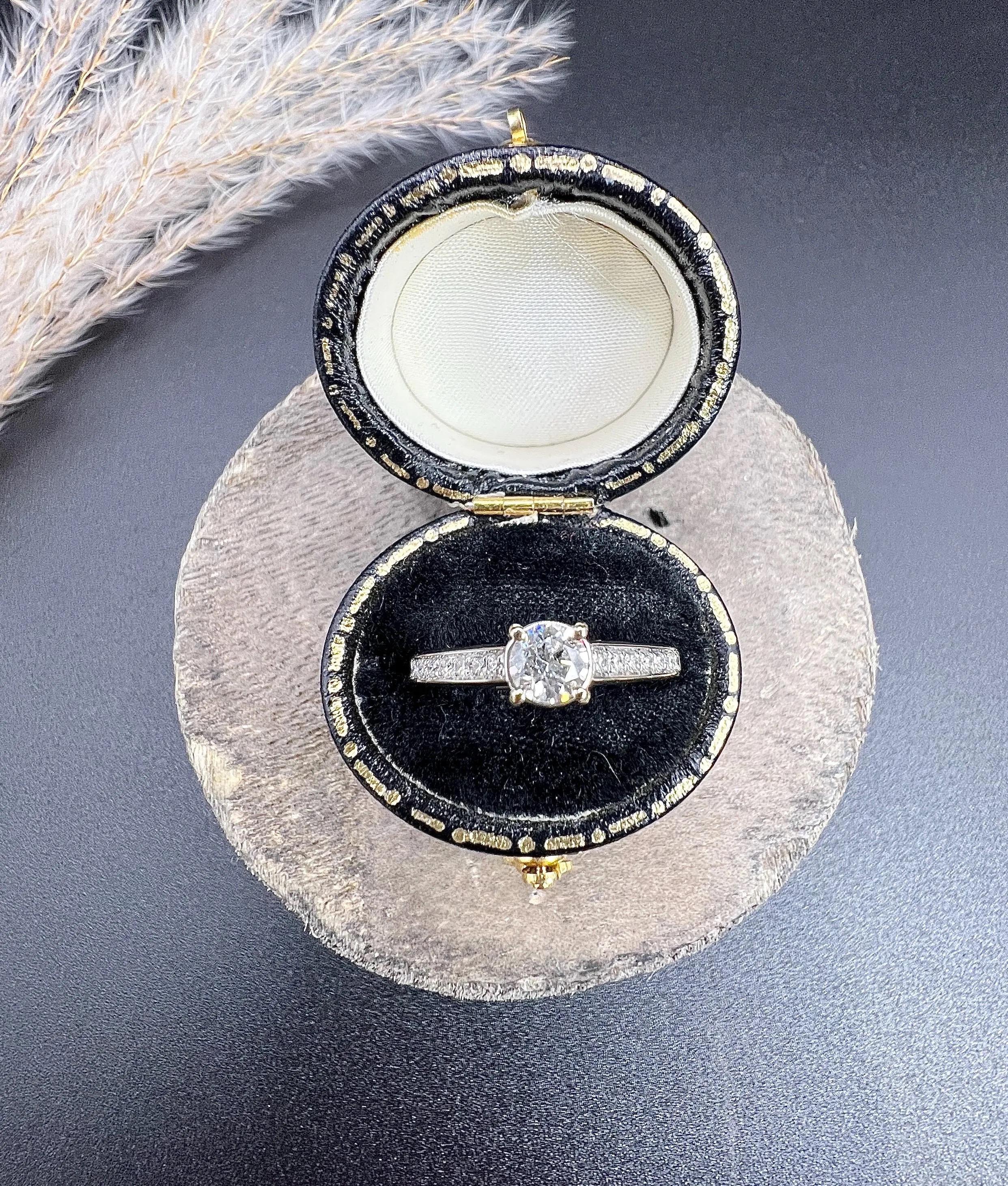 18ct White Gold 0.78ct Total Diamond, Engagement Ring with Diamond Shoulders For Sale 7