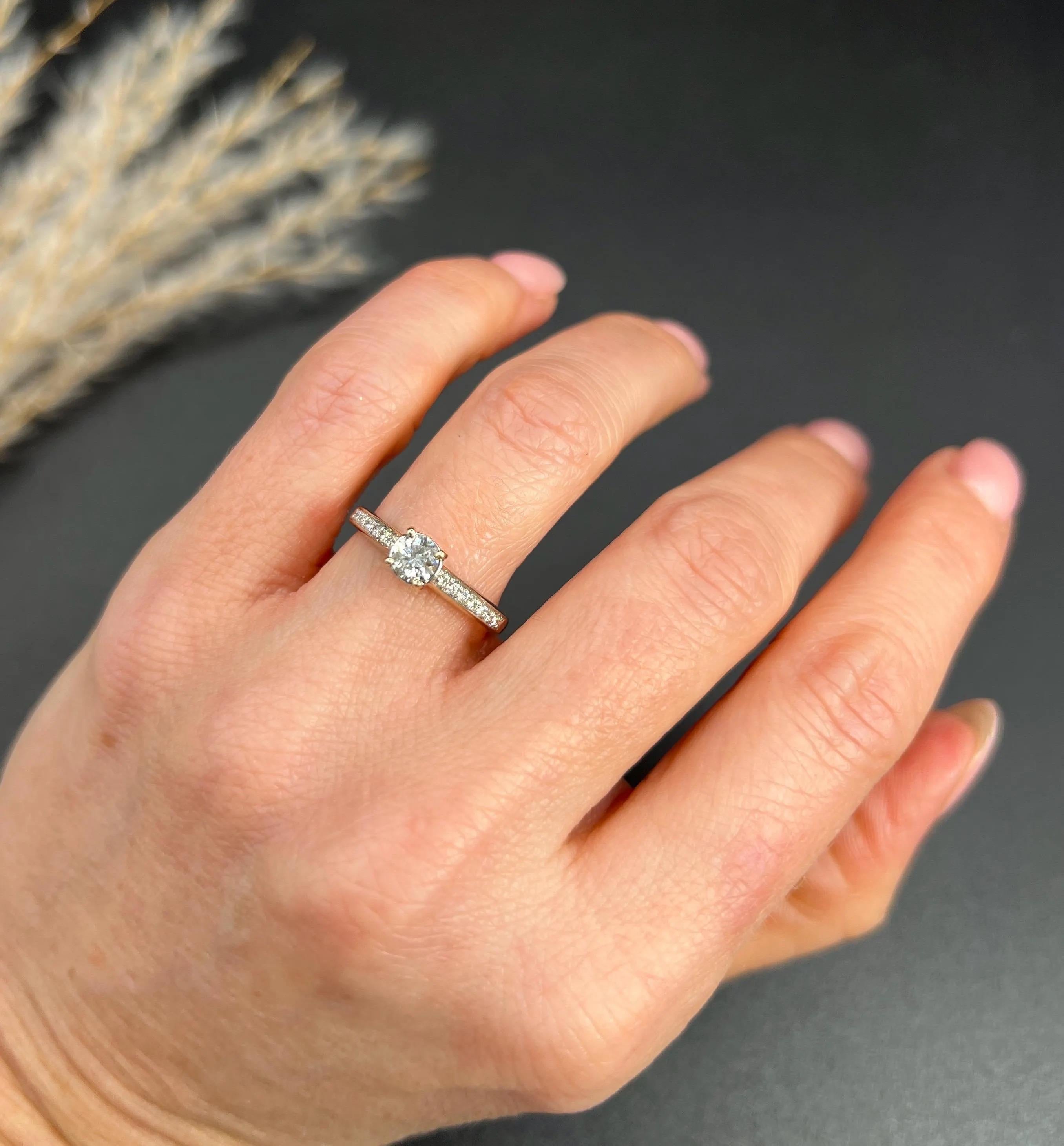 18ct White Gold 0.78ct Total Diamond, Engagement Ring with Diamond Shoulders For Sale 1