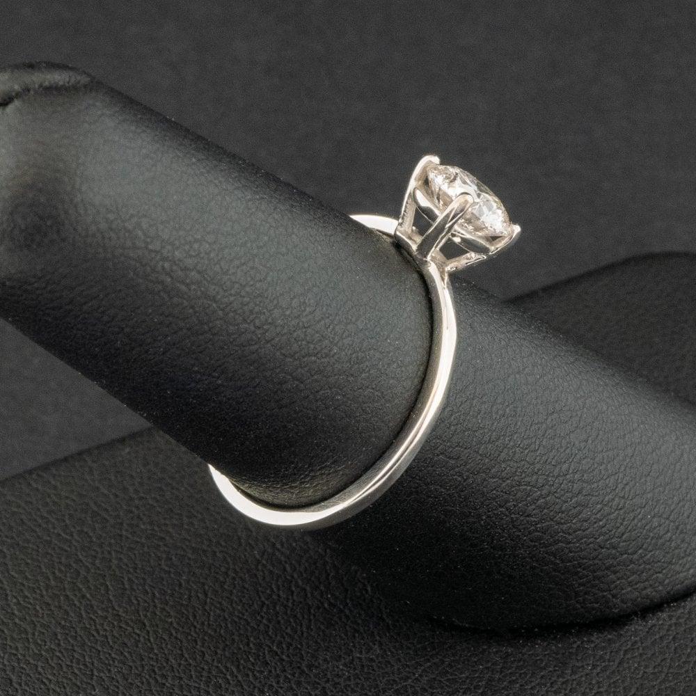 18ct White Gold 0.89ct Certified Lab Created Diamond Solitaire Ring Size N 1.8g In New Condition For Sale In Southampton, GB