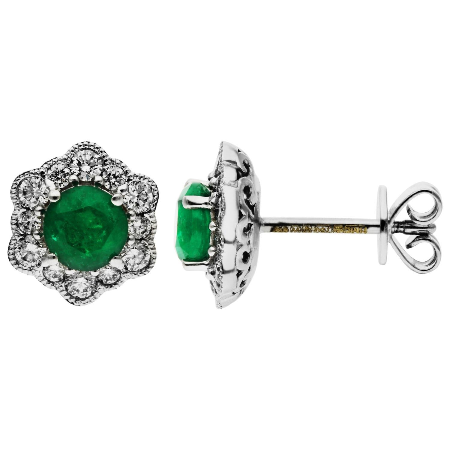 18ct Weißgold 0,95ct Smaragd & 0,49ct Diamant Blume Ohrstecker

Wir präsentieren unsere atemberaubenden 18ct White Gold Emerald & Diamond Flower Stud Earrings, eine schillernde Verbindung aus der Pracht der Natur und exquisiter Handwerkskunst. Im