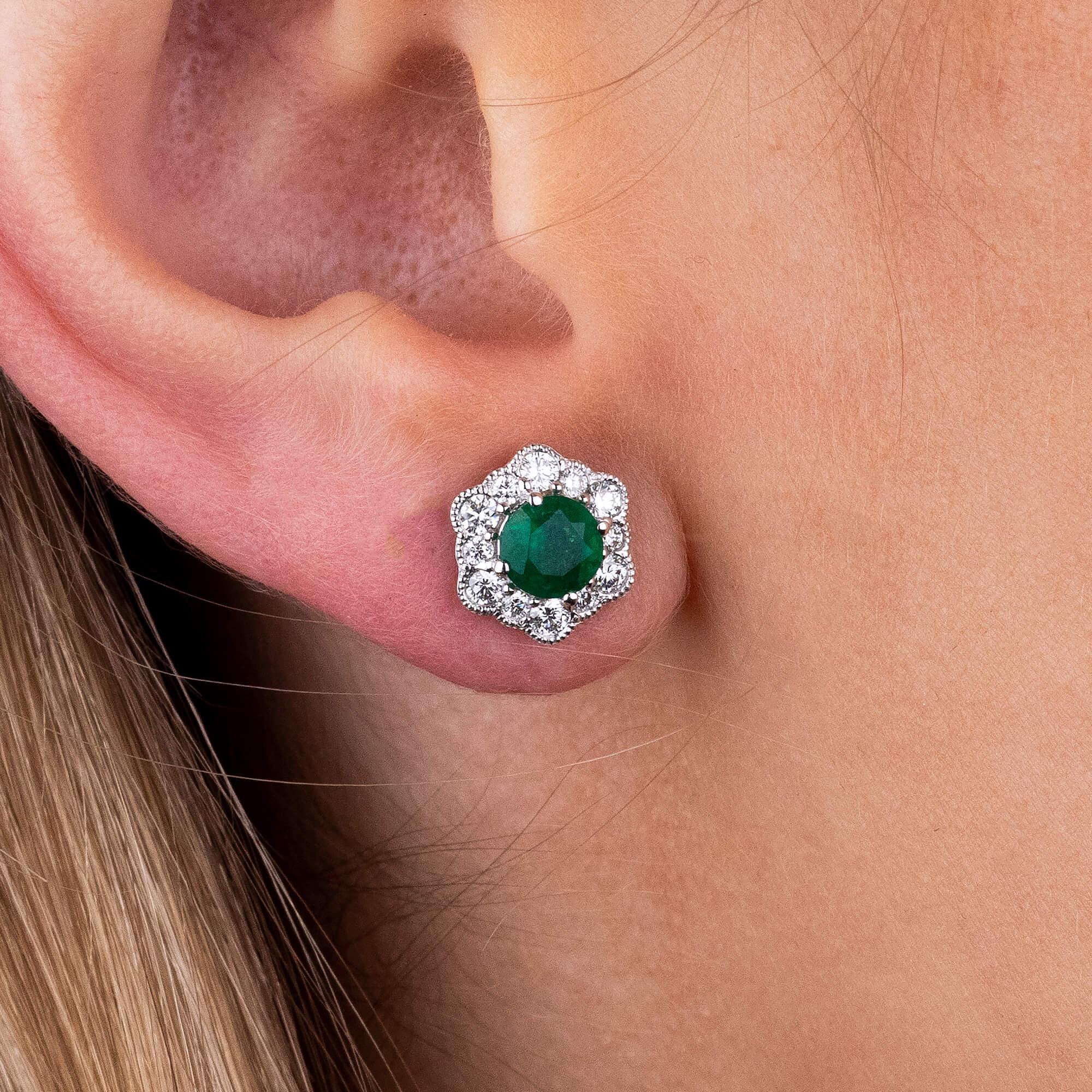 18ct White Gold 0.95ct Emerald & 0.49ct Diamond Flower Stud Earrings In New Condition For Sale In Birmingham, GB