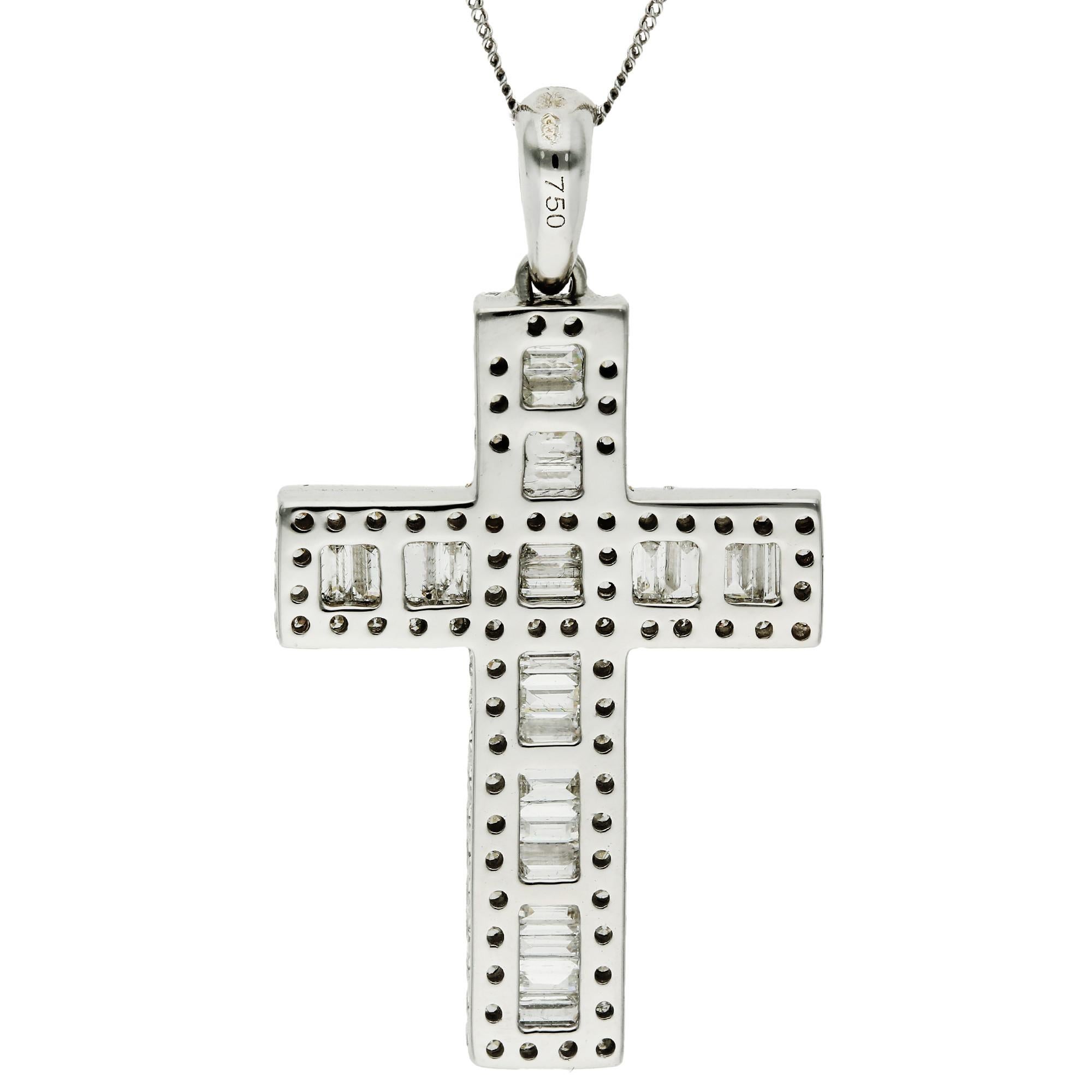 18ct White Gold 1.00ct Diamond Cross Pendant In New Condition For Sale In Birmingham, GB