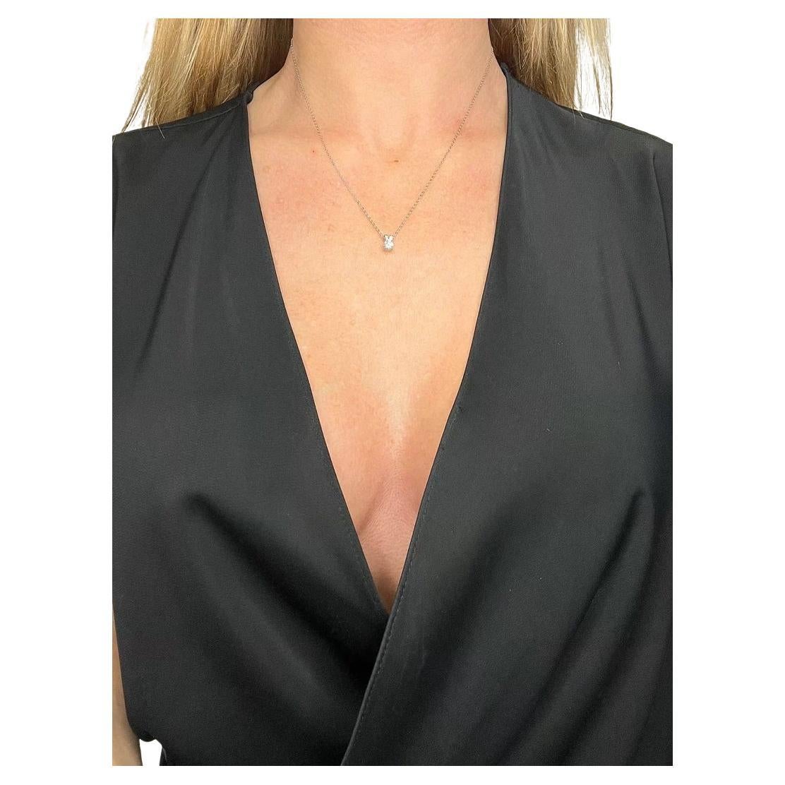 Colgante moderno de oro blanco de 18 ct con diamante de una sola piedra de los años 40 y cadena de eslabones trapezoidales