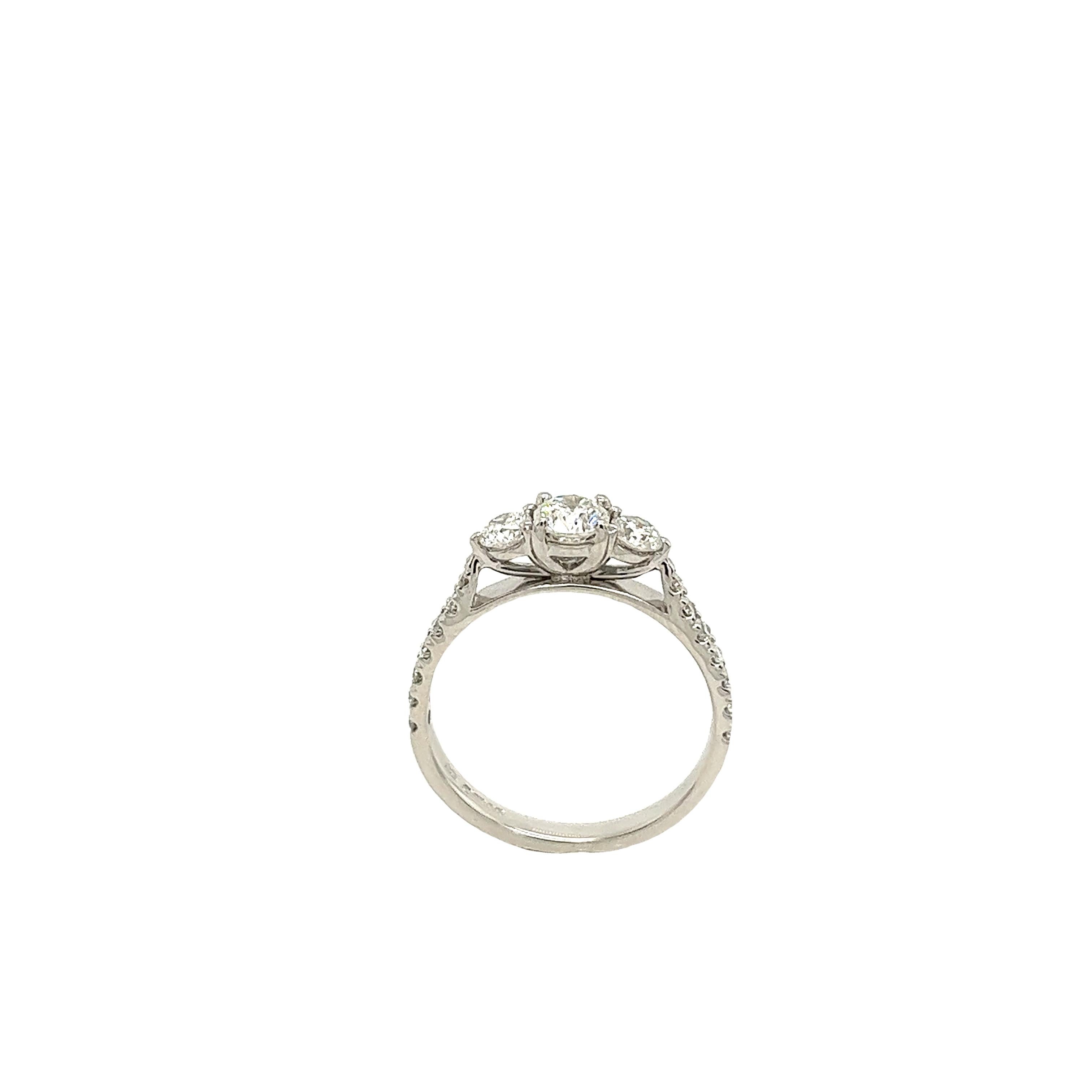 Round Cut 18ct White Gold 3 Stone Diamond Ring Set With 0.70carats of Diamonds For Sale