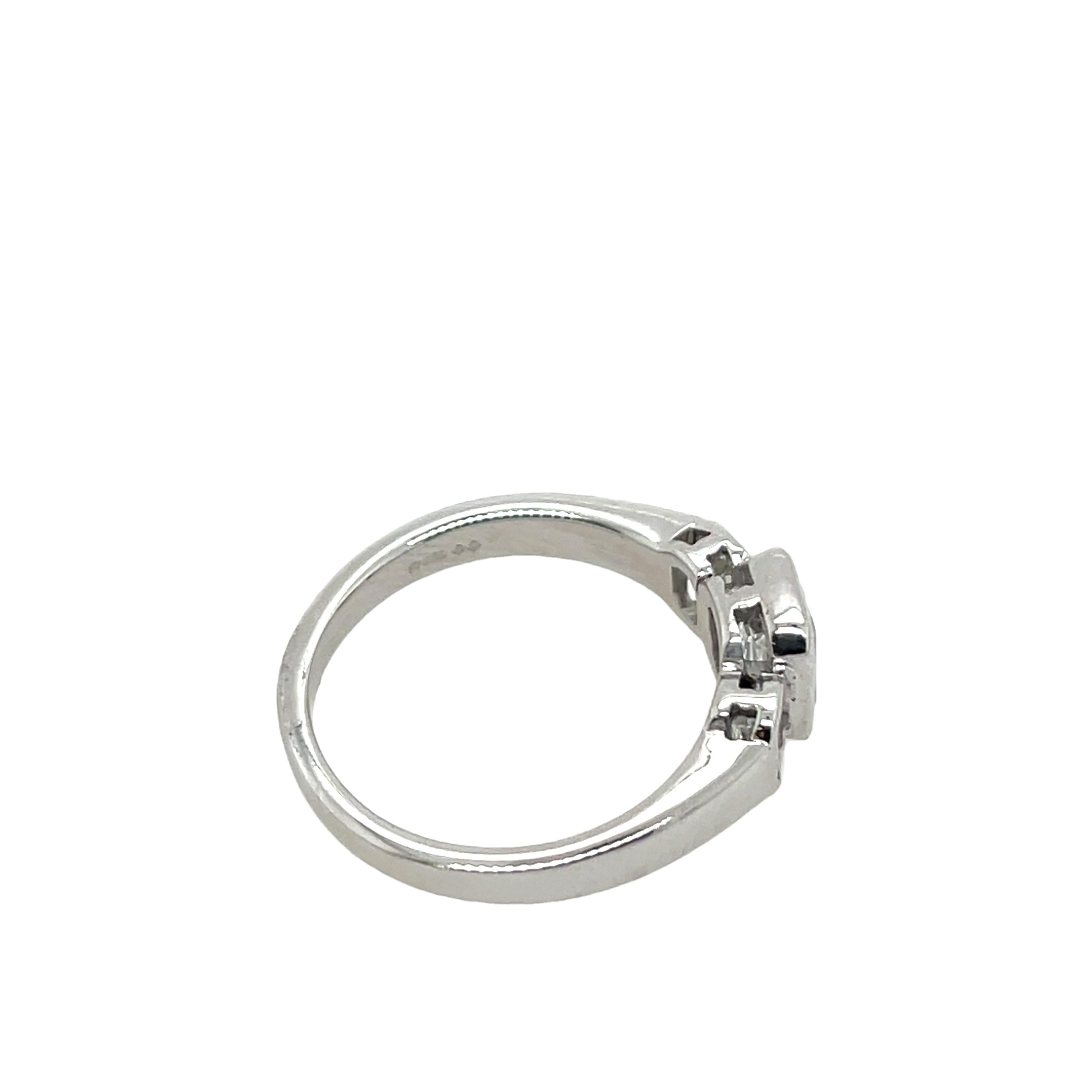 Women's or Men's 18ct White Gold 3-Stone Ring, Set In 18ct White Gold