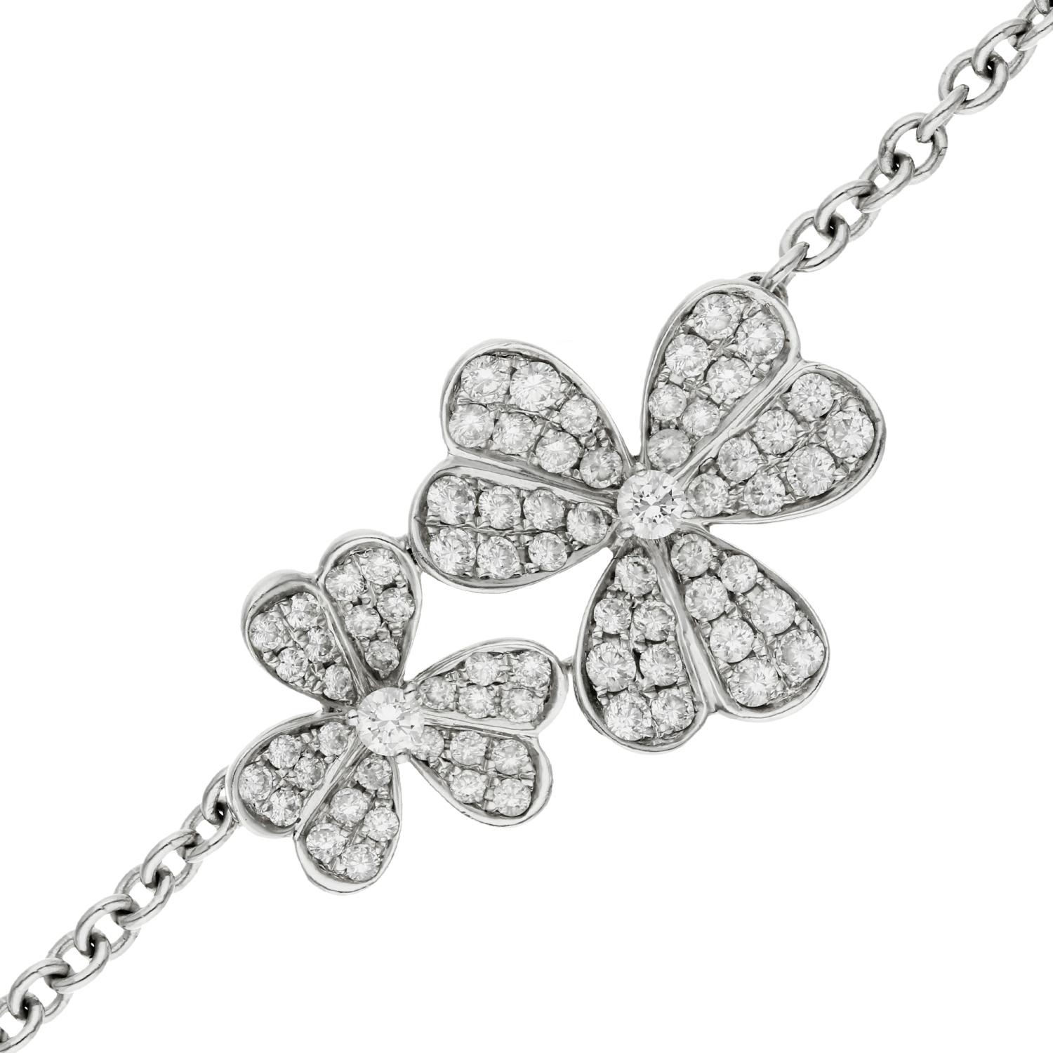 Modern 18ct White Gold 3.90ct Diamond floral Necklace For Sale