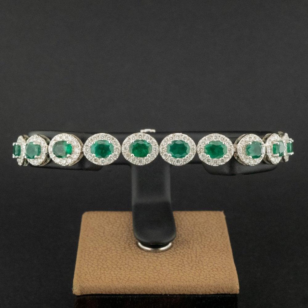 Round Cut 18ct White Gold 5.7ct Emerald and 2.7ct Diamond 7 Inch Bracelet For Sale