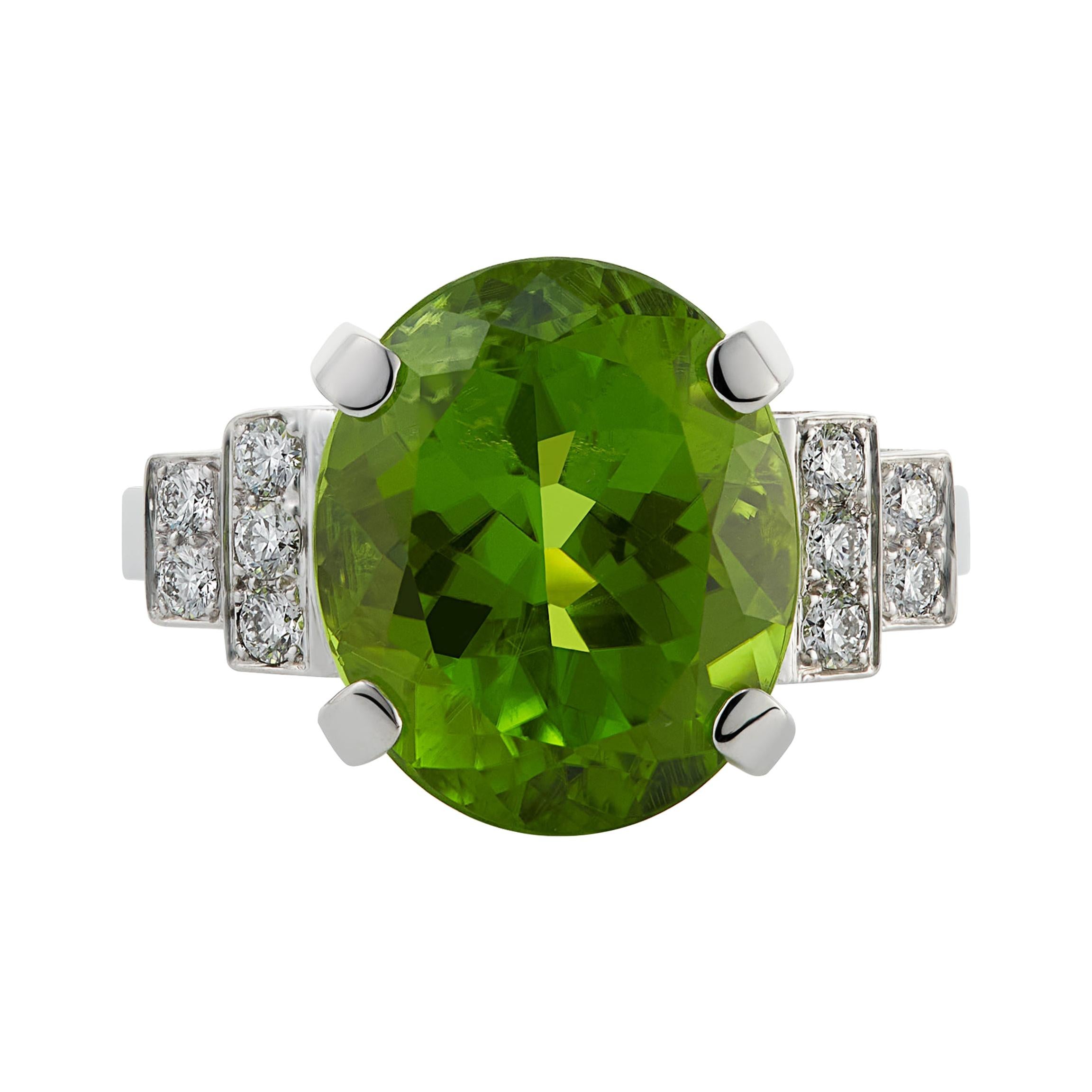 18ct White Gold 7.12 carats Peridot and Diamond Cocktail Ring