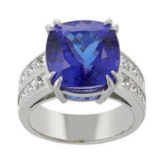 Bague cocktail en or blanc 18 carats avec tanzanite de 9 carats et diamants