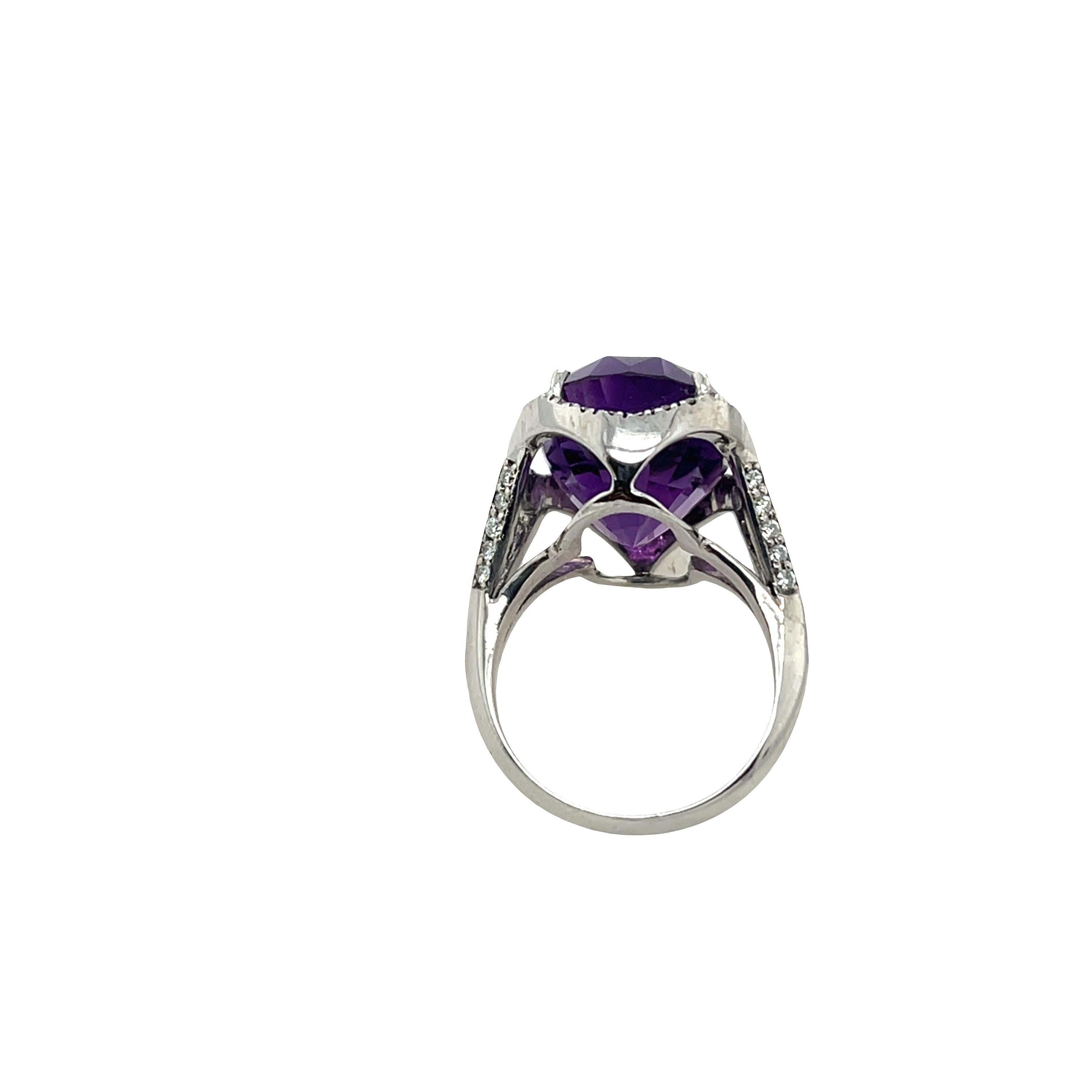 Women's 18ct White Gold Amethyst Ring Set With Diamonds on Halo For Sale