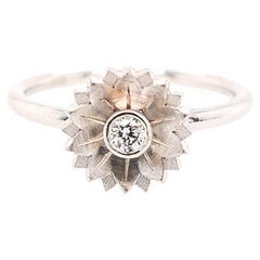 18ct white Gold and Diamond Flower Ring "Fleur"