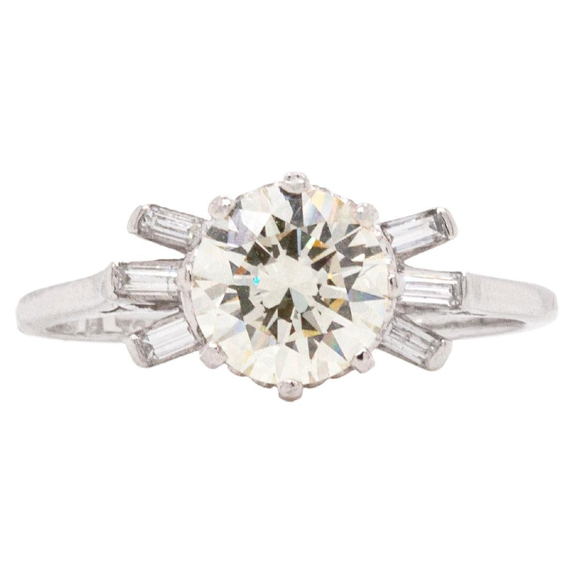 18ct White Gold and Platinum 1960s 1.32ct Diamond Cluster Engagement Ring For Sale