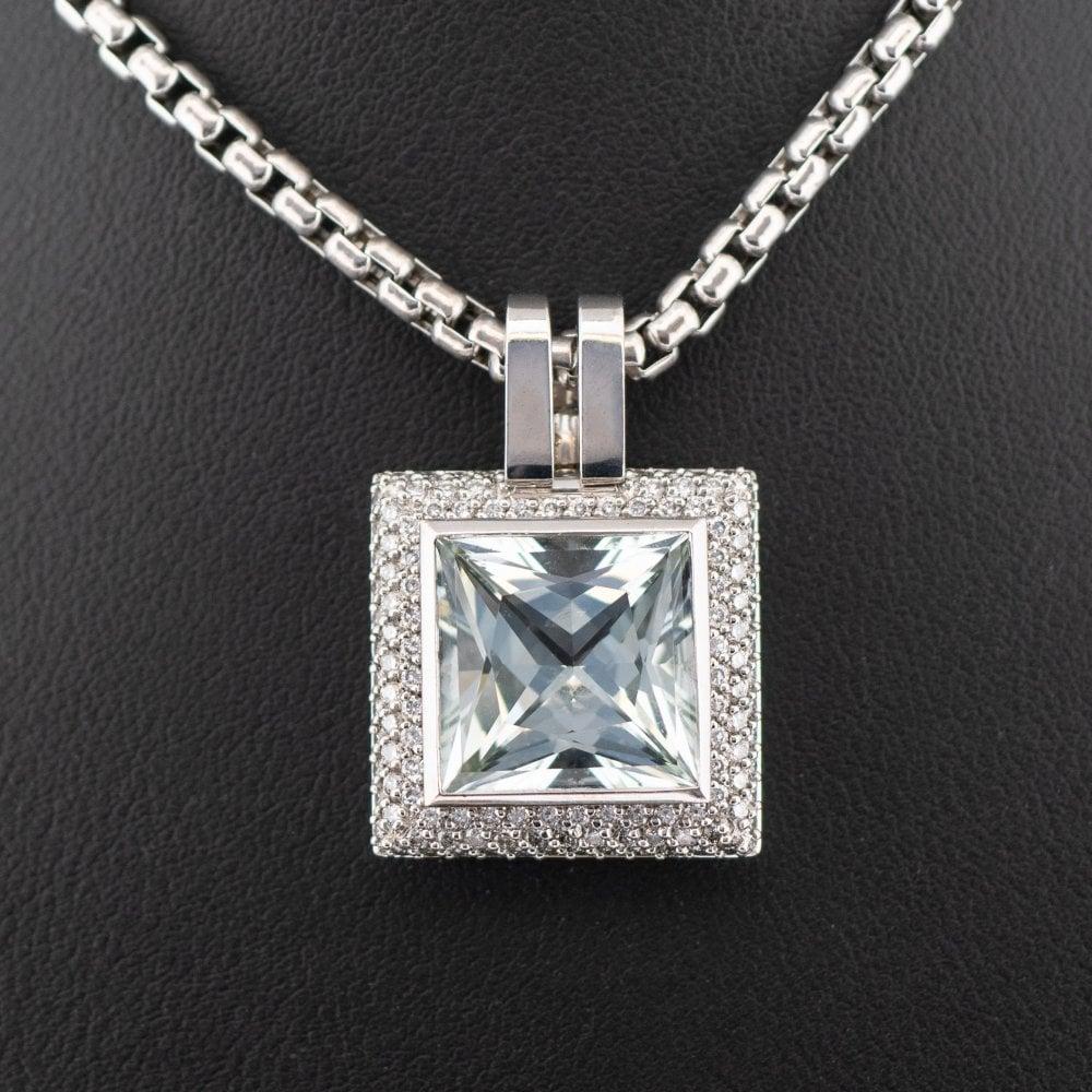 Round Cut 18ct White Gold Approx. 3.8ct Aquamarine & Approx. 1.72ct Diamond Necklace 35.2g For Sale