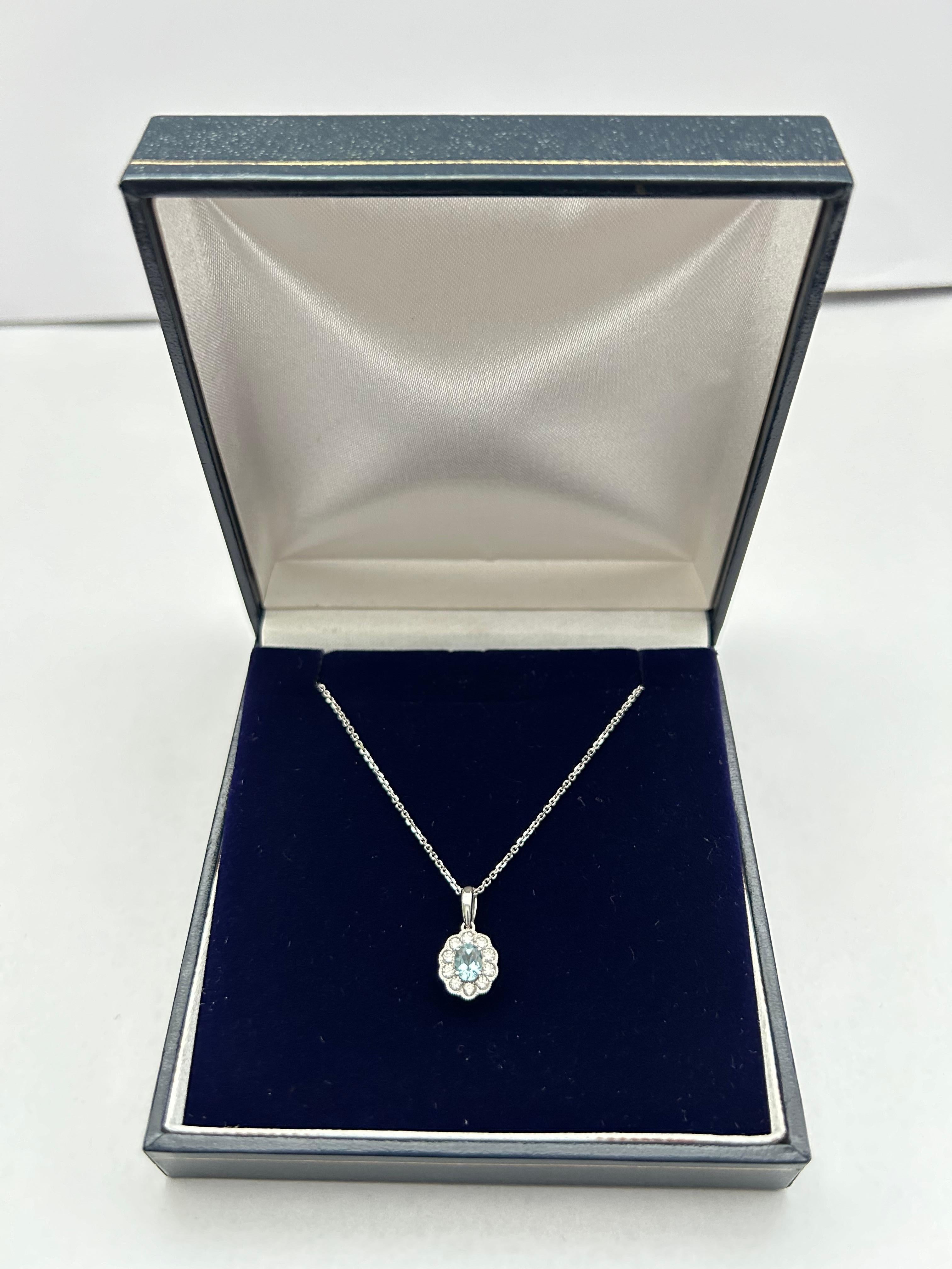 Ciondolo a grappolo con acqua e diamanti in oro bianco 18 ct. in vendita 4
