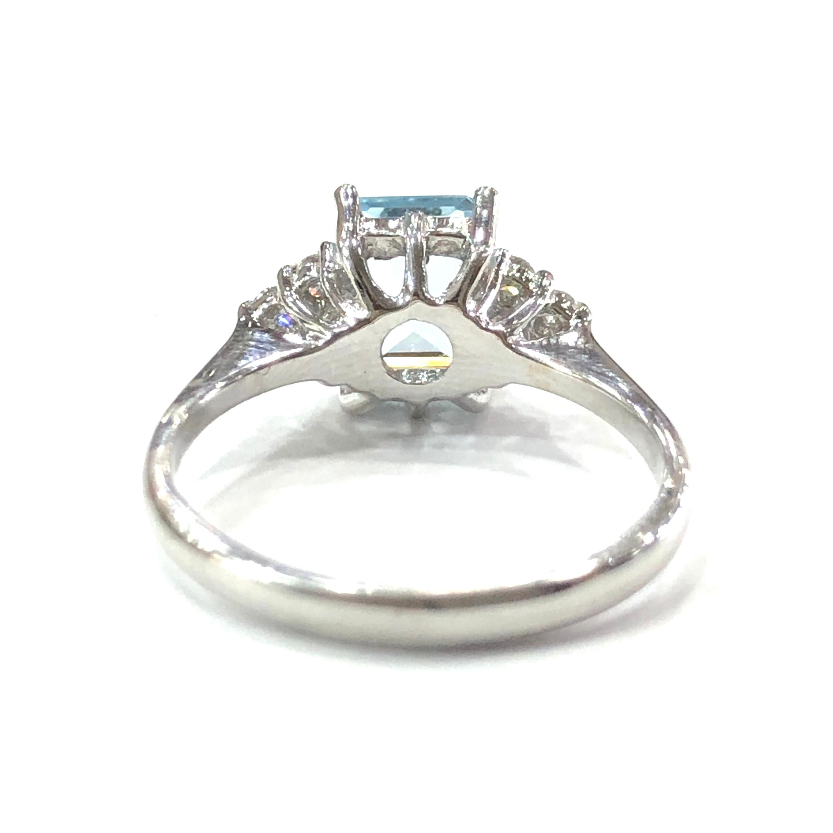 Emerald Cut 18 Carat White Gold Aquamarine and Diamond Ring For Sale
