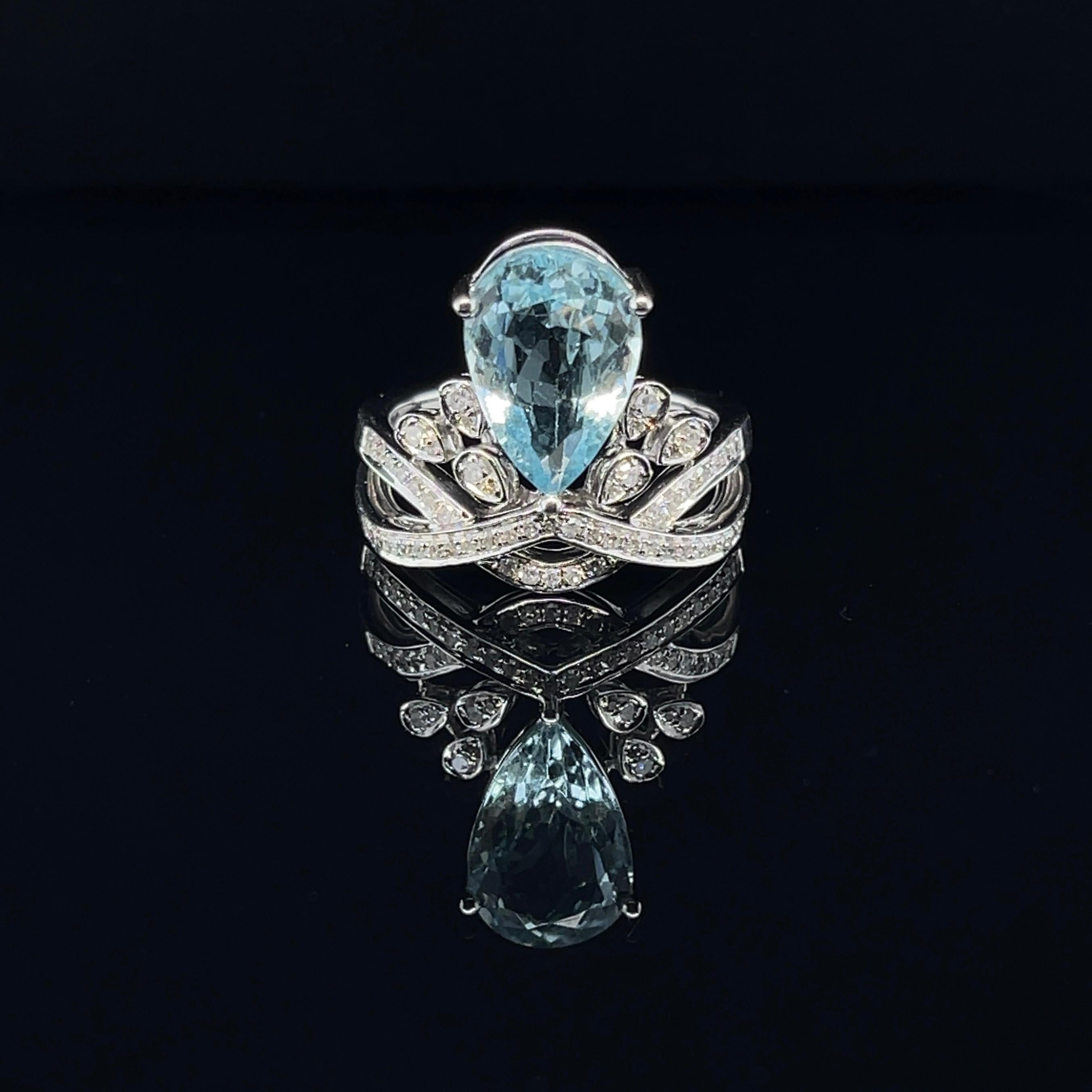 For Sale:  18ct White Gold Aquamarine and Diamond Ring 6